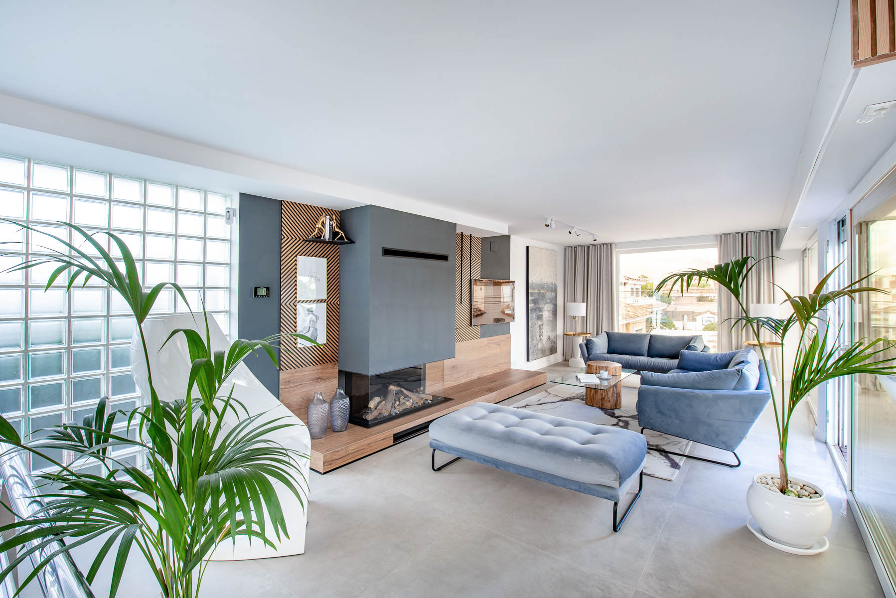 Beachside <b>Villa</b> with mountain views in Los Angeles, <b>San Pedro de Alcantara</b> - 2