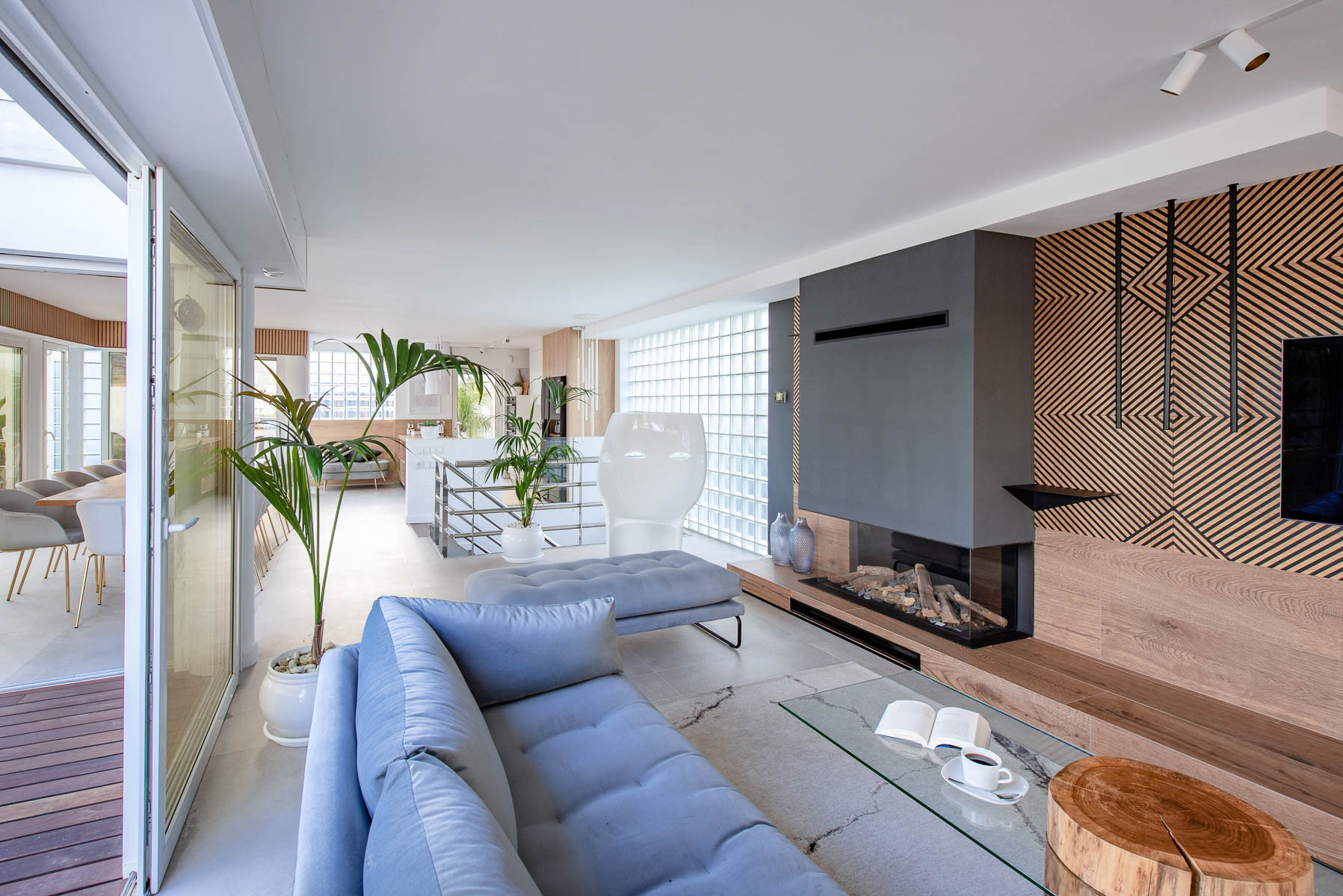 Beachside <b>Villa</b> with mountain views in Los Angeles, <b>San Pedro de Alcantara</b> - 3