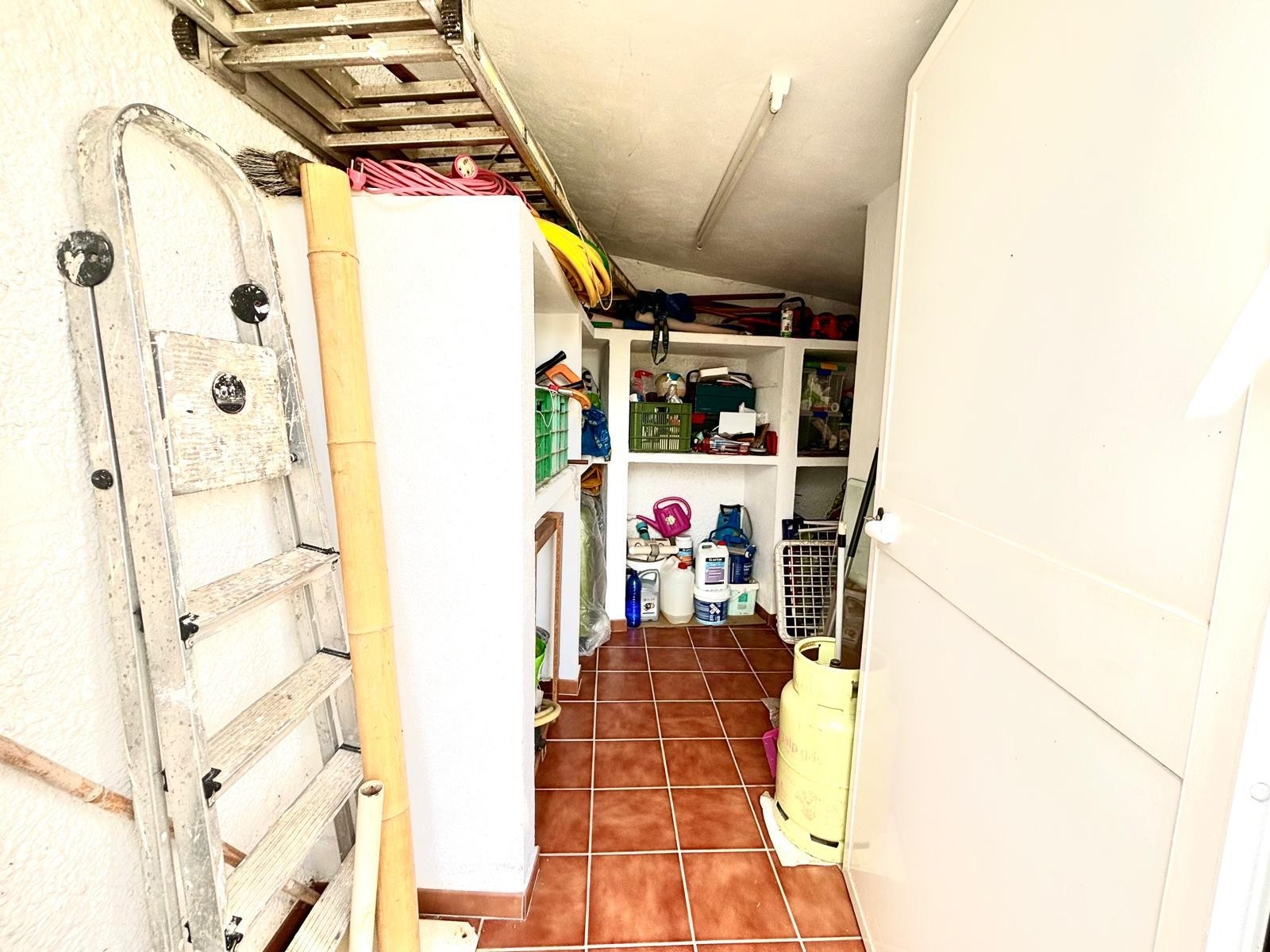 KSSIR-27956P_24484088.jpg