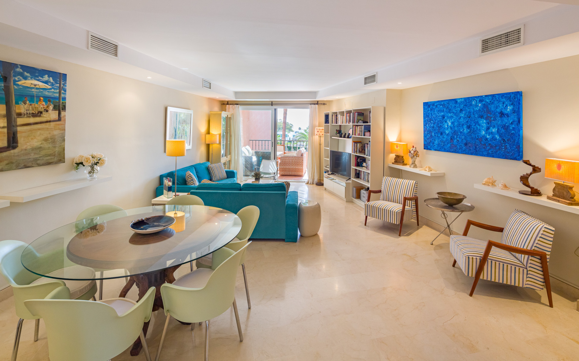 Extraordinario <b>Ático</b> con vistas al mar en Oasis de Marbella, <b>Marbella Golden Mile</b> - 3