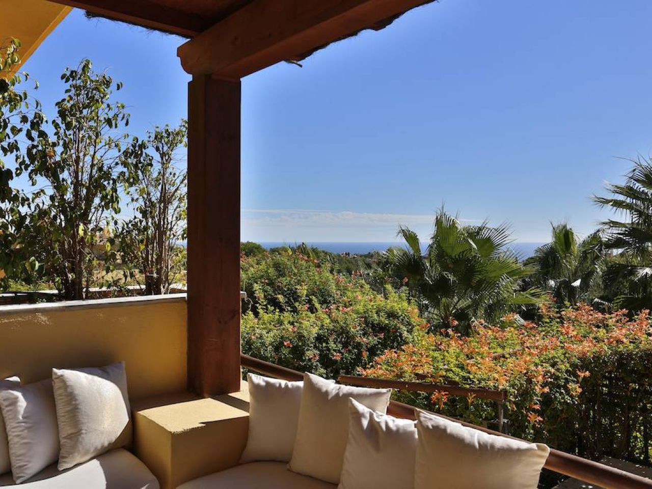 <b>Bajo</b> con vistas al mar en Condado de Sierra Blanca, <b>Marbella Golden Mile</b> - 3