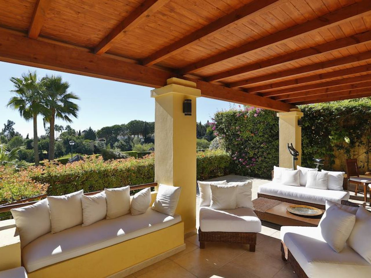 <b>Bajo</b> con vistas al mar en Condado de Sierra Blanca, <b>Marbella Golden Mile</b> - 2