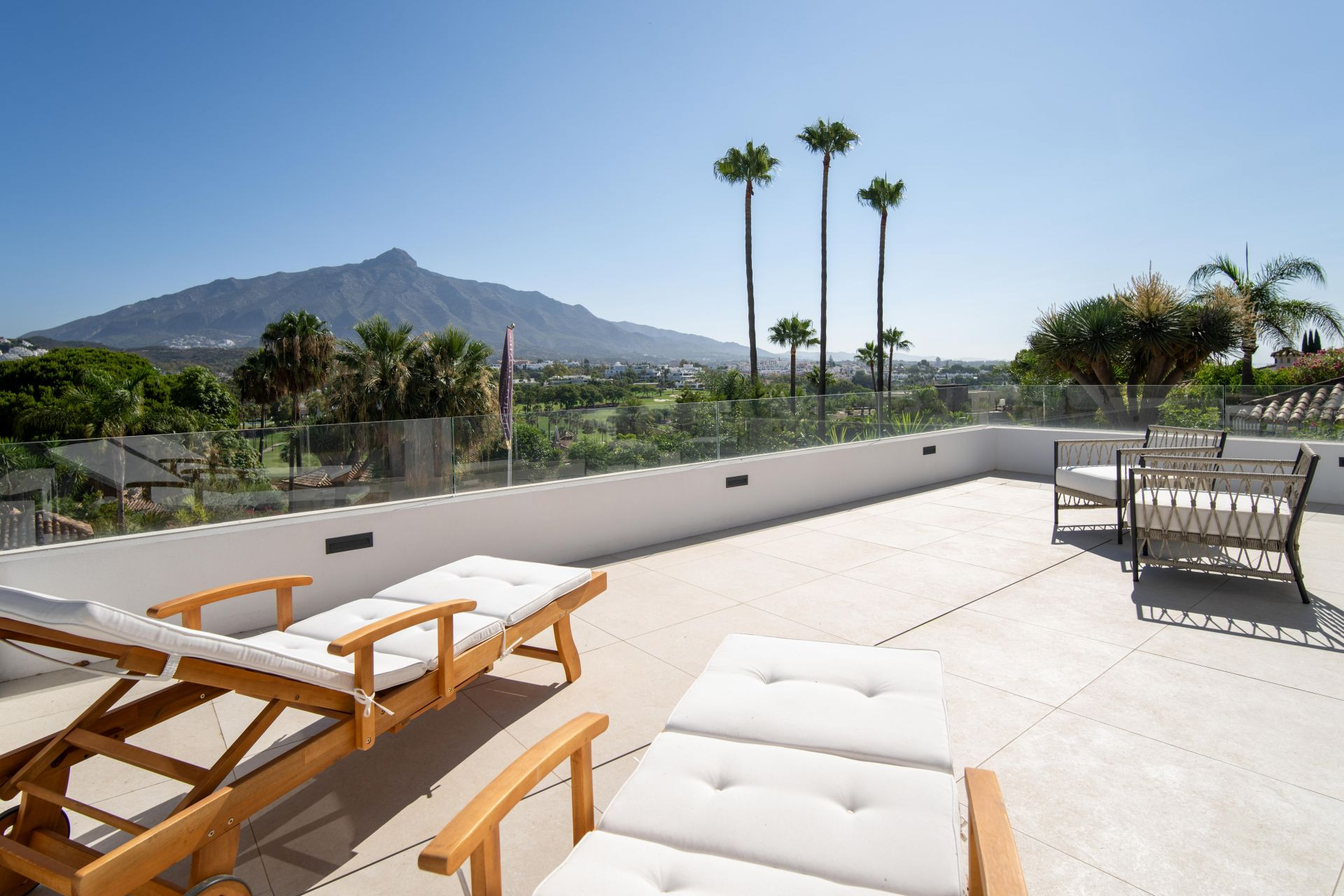 VILLA FOR SALE IN MARBELLA VILLA FOR SALE IN MARBELLA