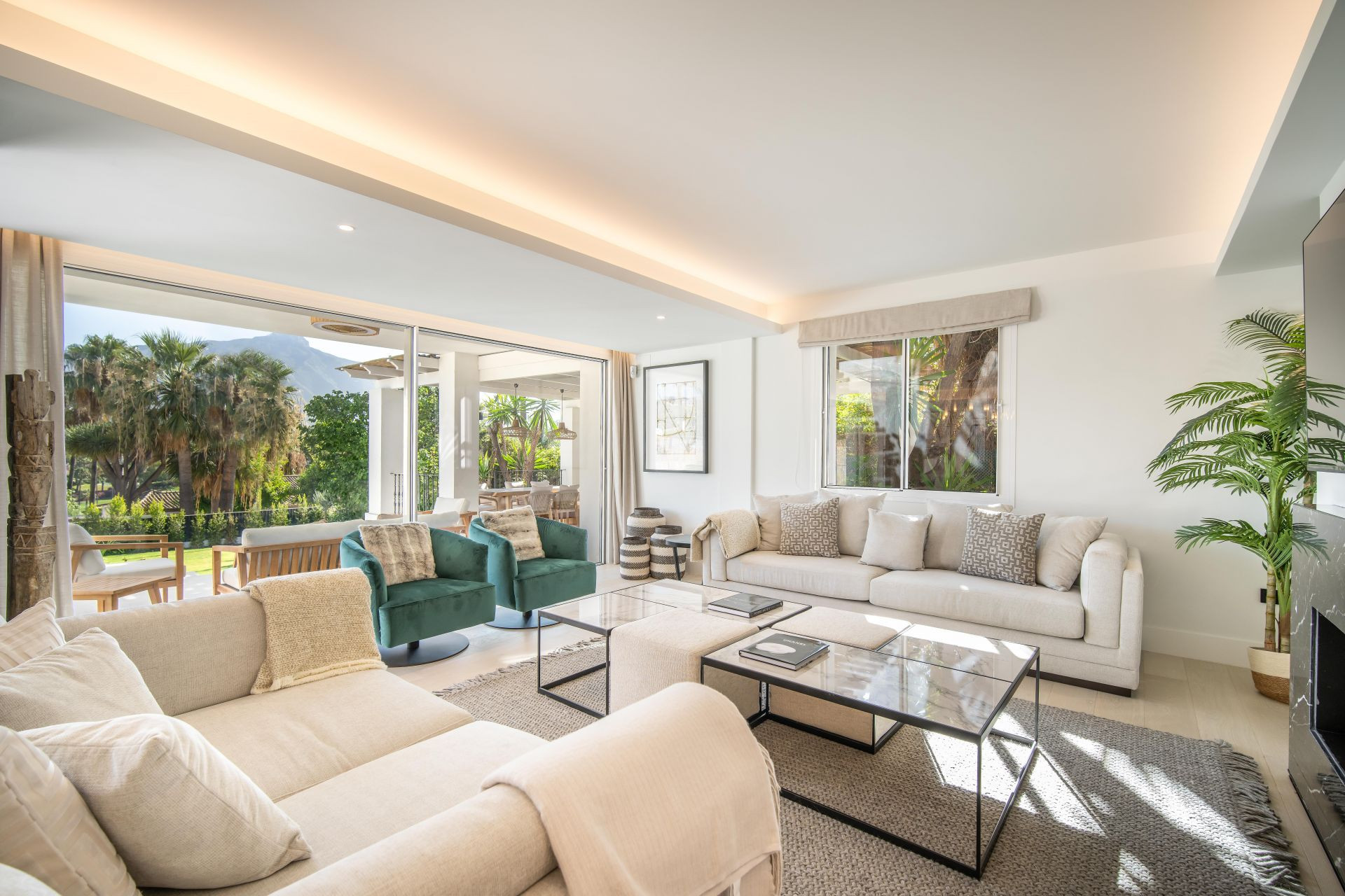 VILLA FOR SALE IN MARBELLA VILLA FOR SALE IN MARBELLA