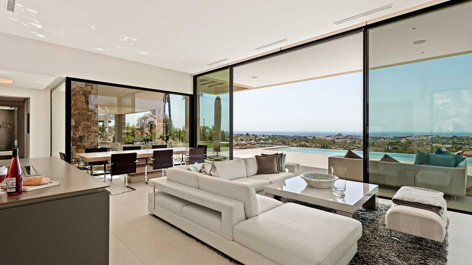 VILLA À LOUER DANS LA VALLÉE DES GOLFS DE MARBELLA VILLA À LOUER DANS LA VALLÉE DES GOLFS DE MARBELLA