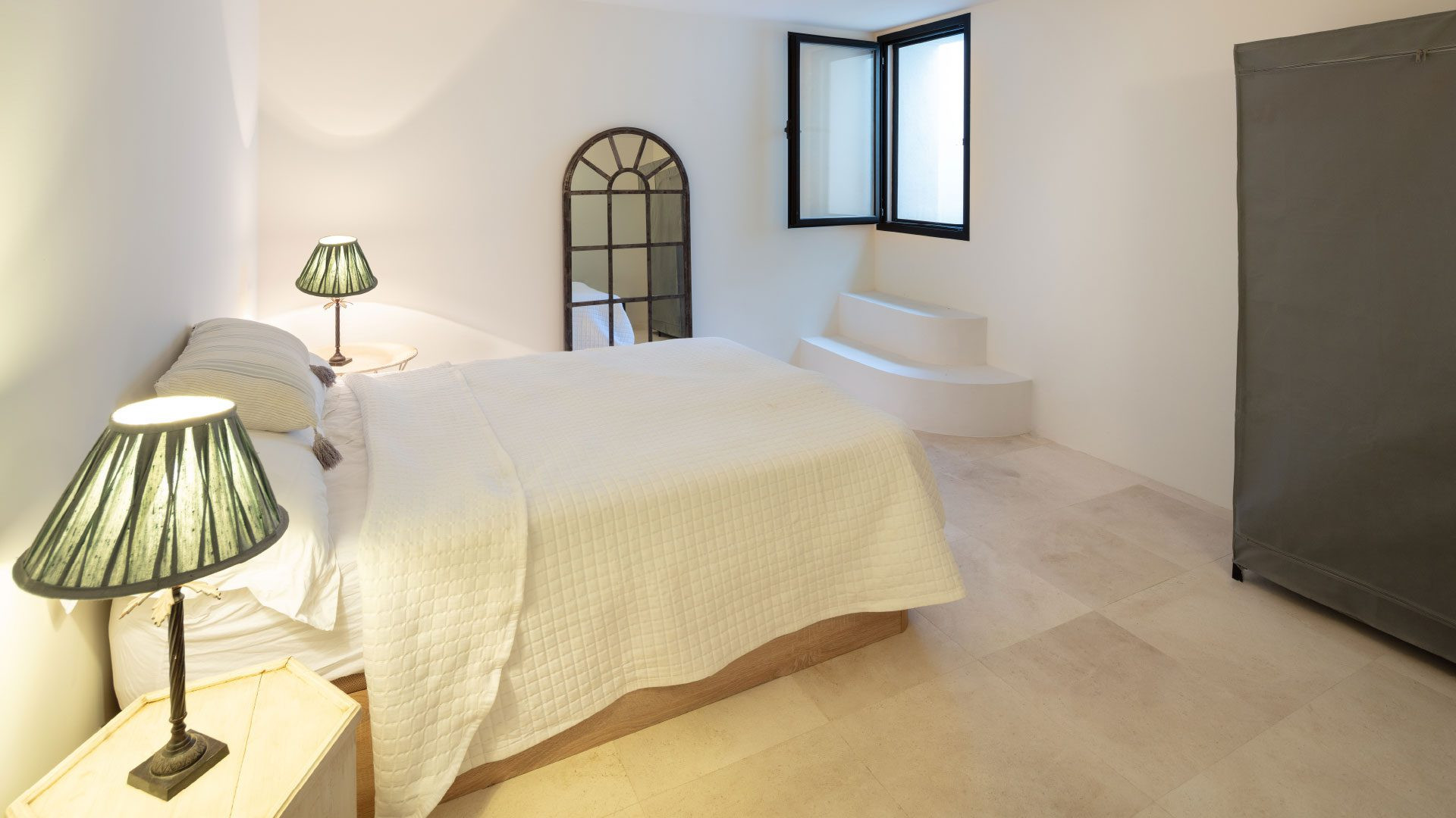 VILLA À LOUER À MARBELLA GOLDEN MILE VILLA À LOUER À MARBELLA GOLDEN MILE