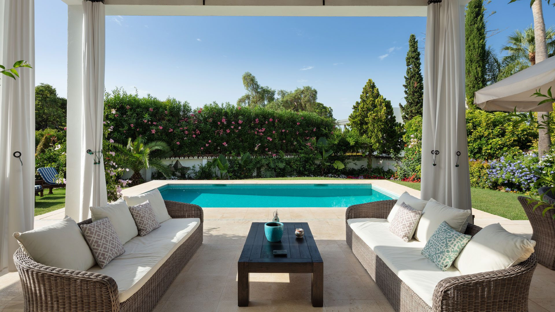 VILLA À LOUER À MARBELLA GOLDEN MILE VILLA À LOUER À MARBELLA GOLDEN MILE