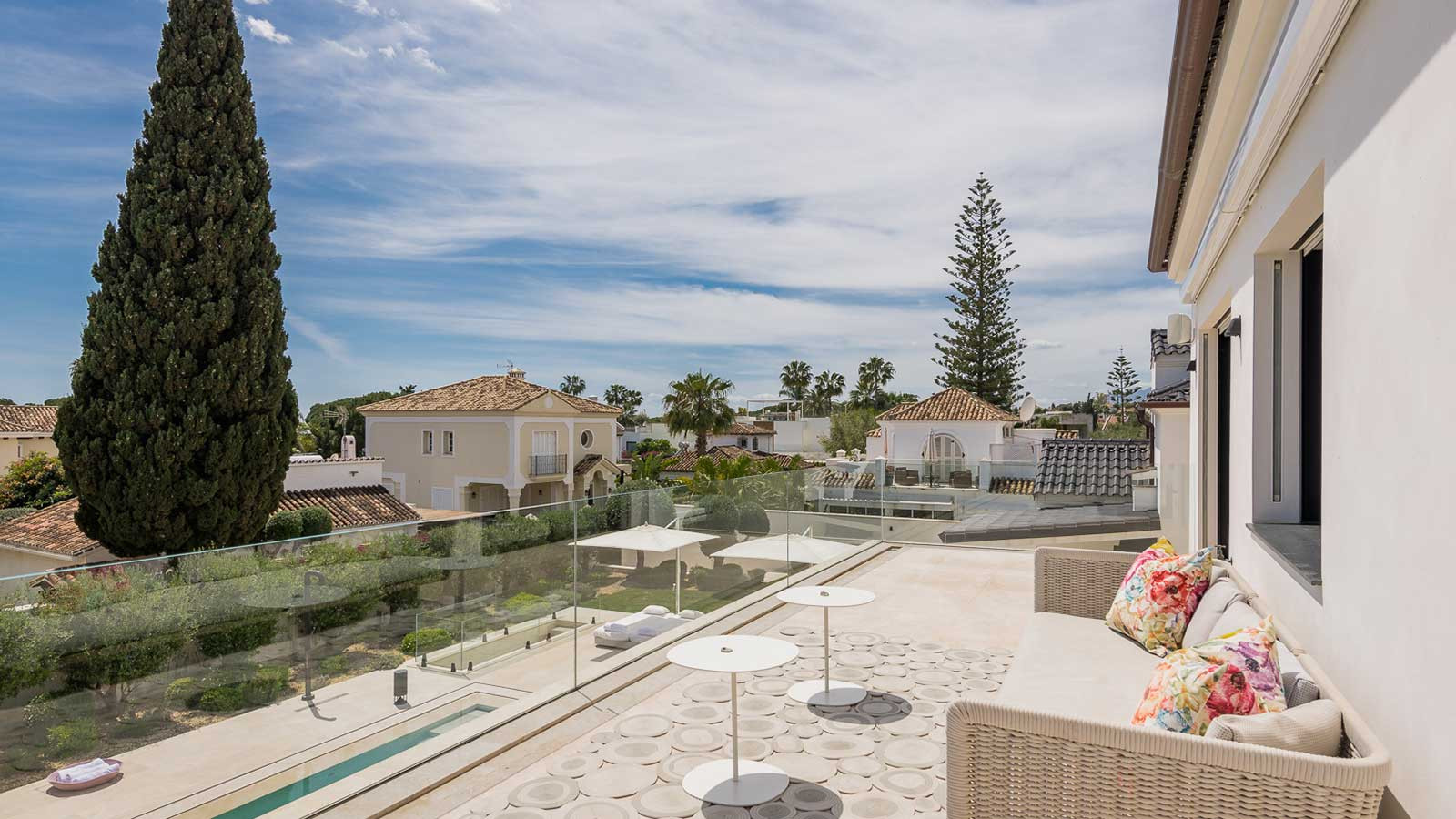 VILLA À LOUER À MARBELLA GOLDEN MILE VILLA À LOUER À MARBELLA GOLDEN MILE
