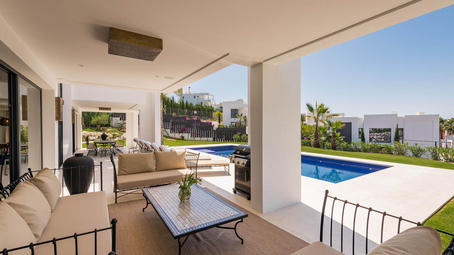 VILLA À LOUER À LOS OLIVOS VILLA À LOUER À LOS OLIVOS