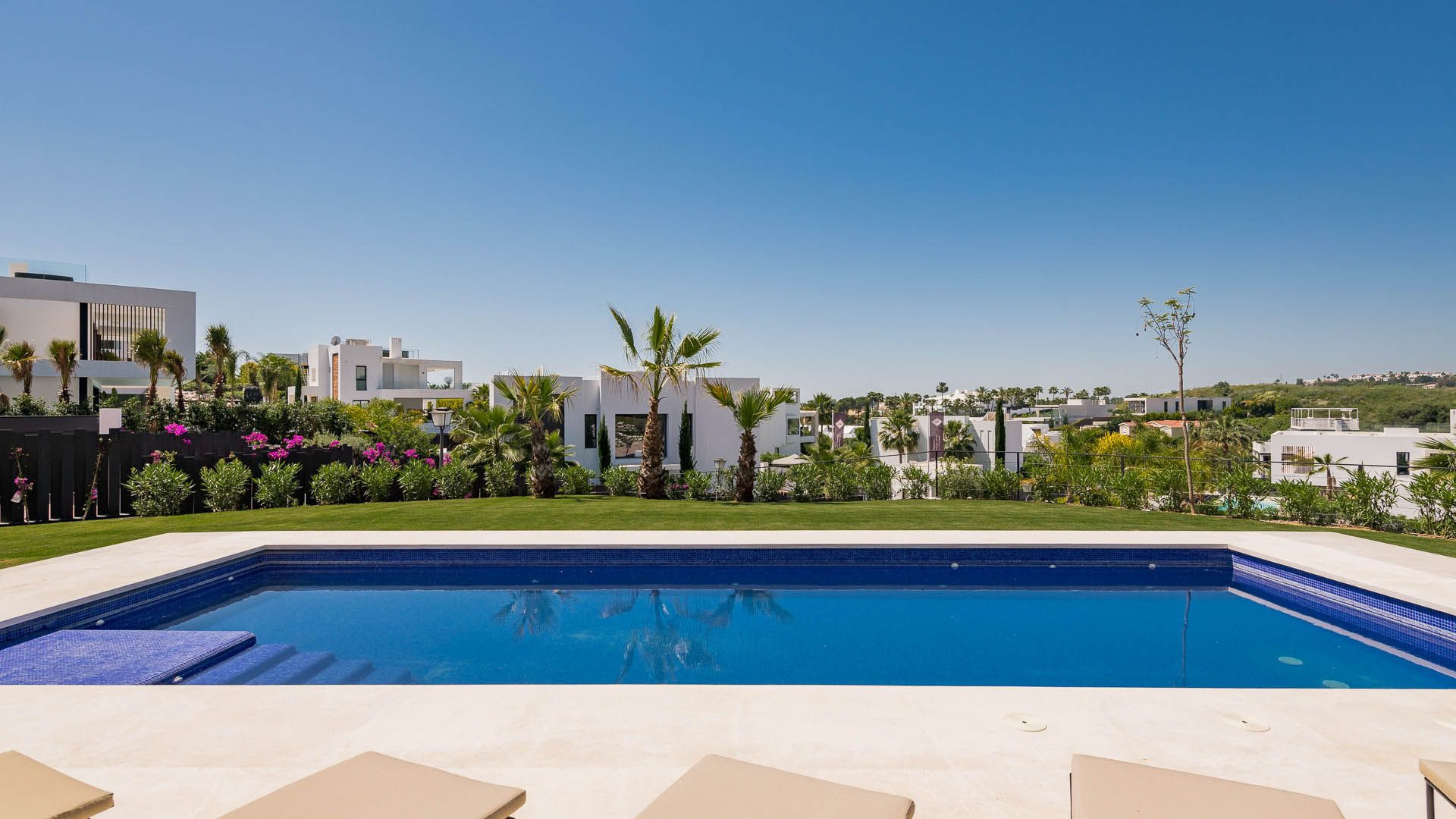 VILLA À LOUER À LOS OLIVOS VILLA À LOUER À LOS OLIVOS