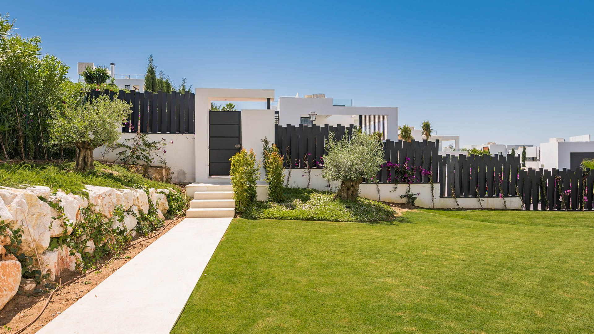 VILLA À LOUER À LOS OLIVOS VILLA À LOUER À LOS OLIVOS