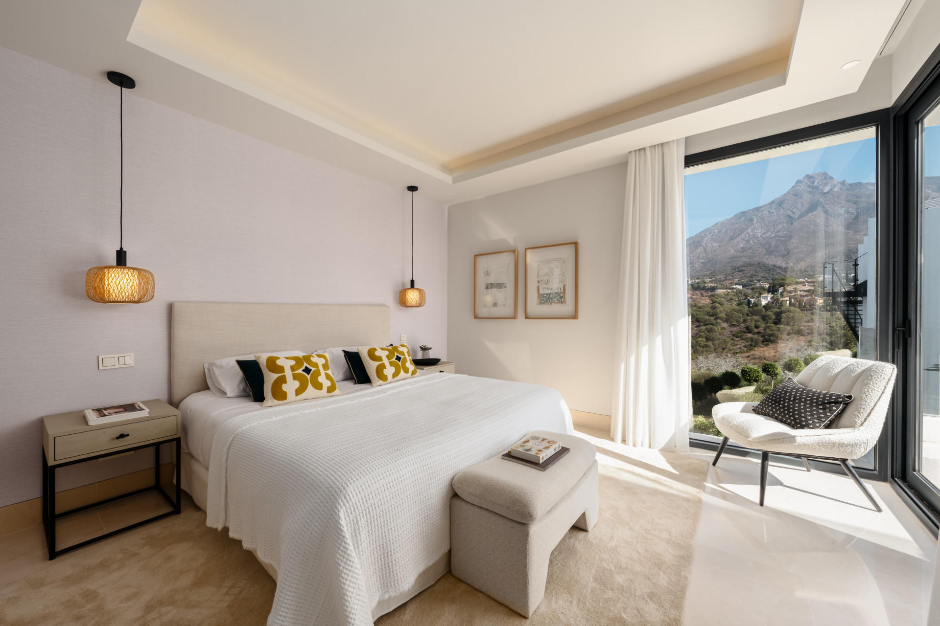 VILLA FOR SALE IN MARBELLA GOLDEN MILE VILLA FOR SALE IN MARBELLA GOLDEN MILE