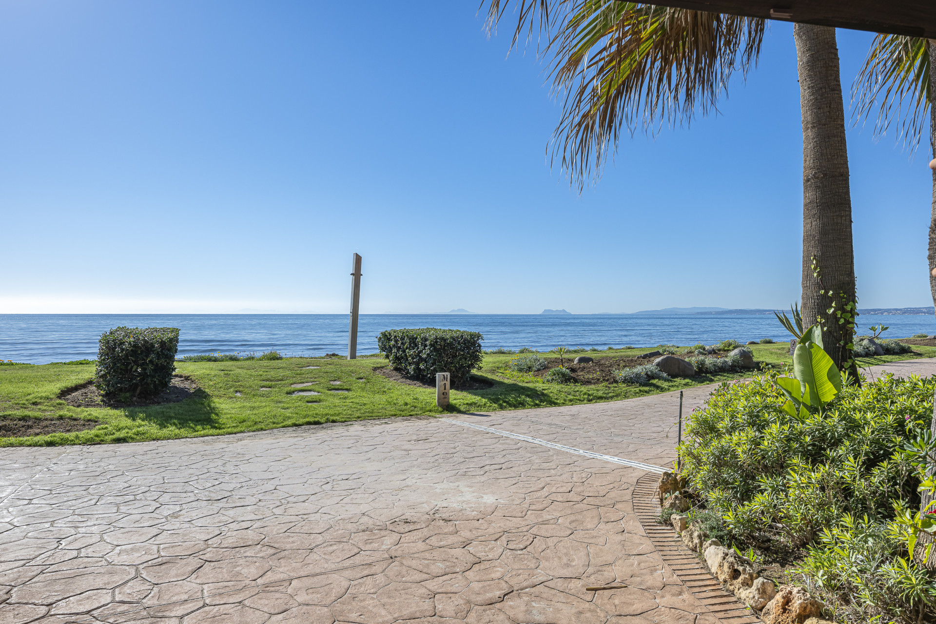 GROUND FLOOR APARTMENT - LUXURY - ESTEPONA