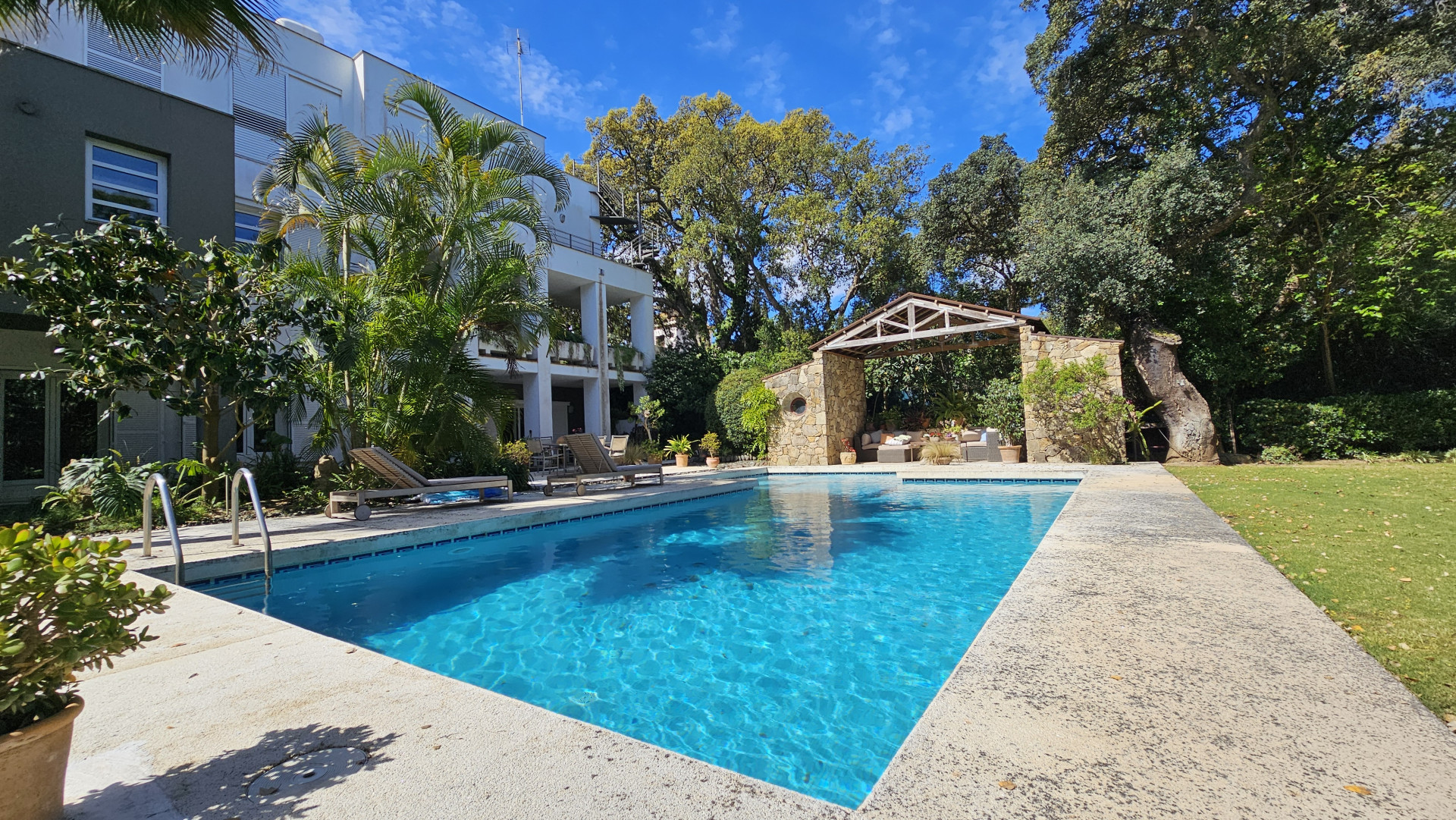 Spacious Villa in Sotogrande with Private Garden and Swimming Pool