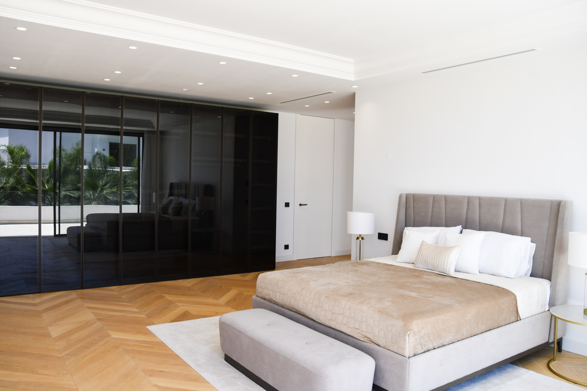 Exclusivas villas de lujo con vistas al mar en la Milla de Oro de Marbella
