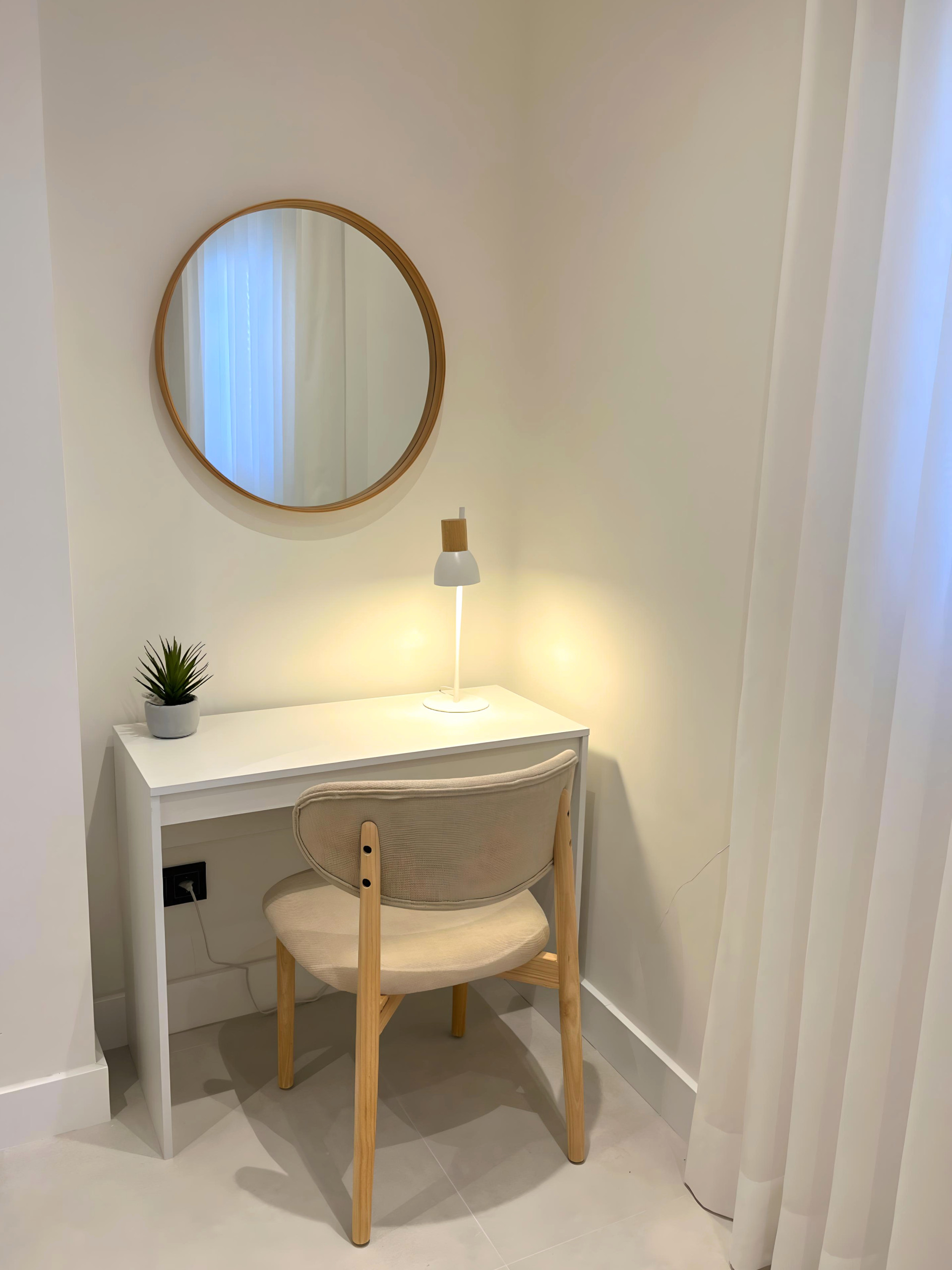 Elegante apartamento en planta baja con jardín privado en Nueva Andalucía