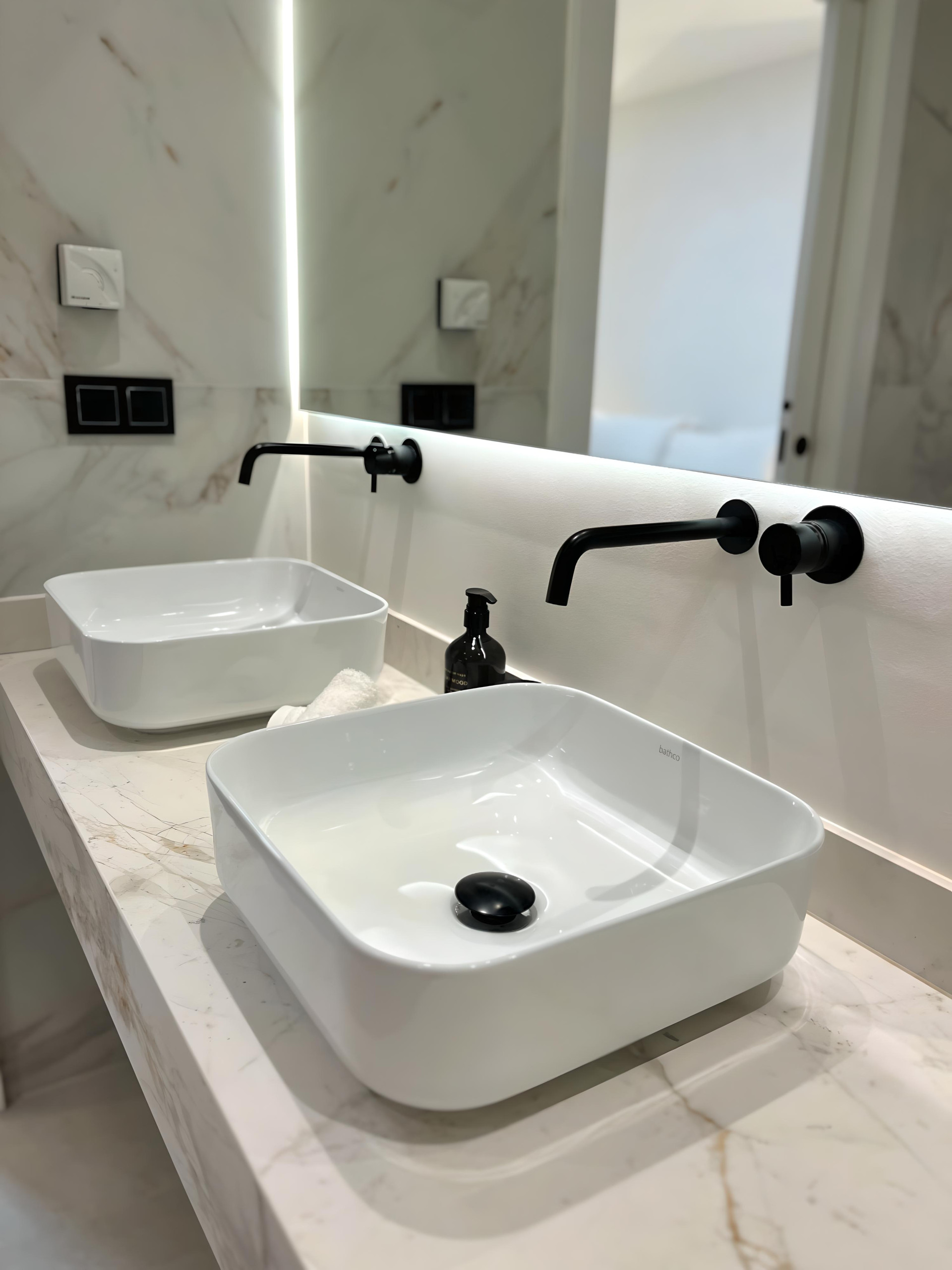 Elegante apartamento en planta baja con jardín privado en Nueva Andalucía