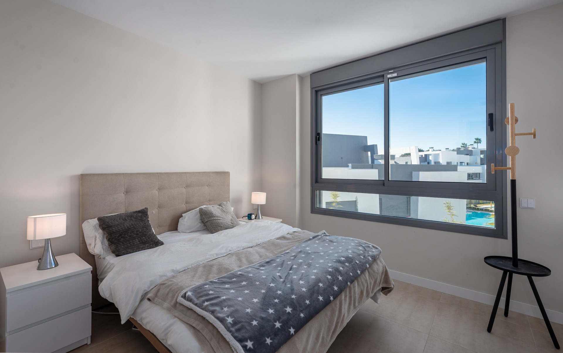 Brand New Modern Apartment with Top Amenities in Selwo Estepona