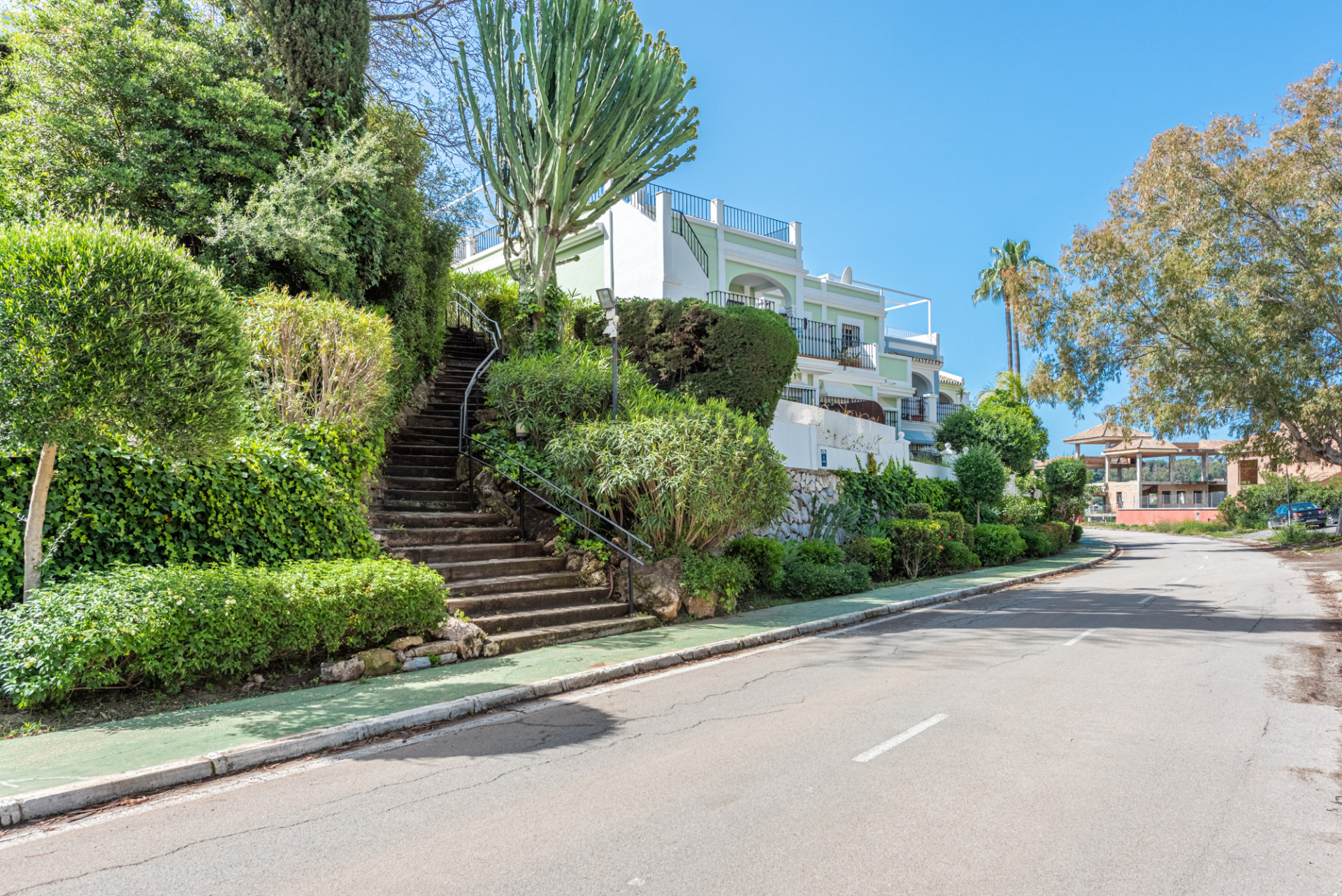 casas-de-pueblo en marbella · nueva-andalucia---aloha-pueblo 550000€