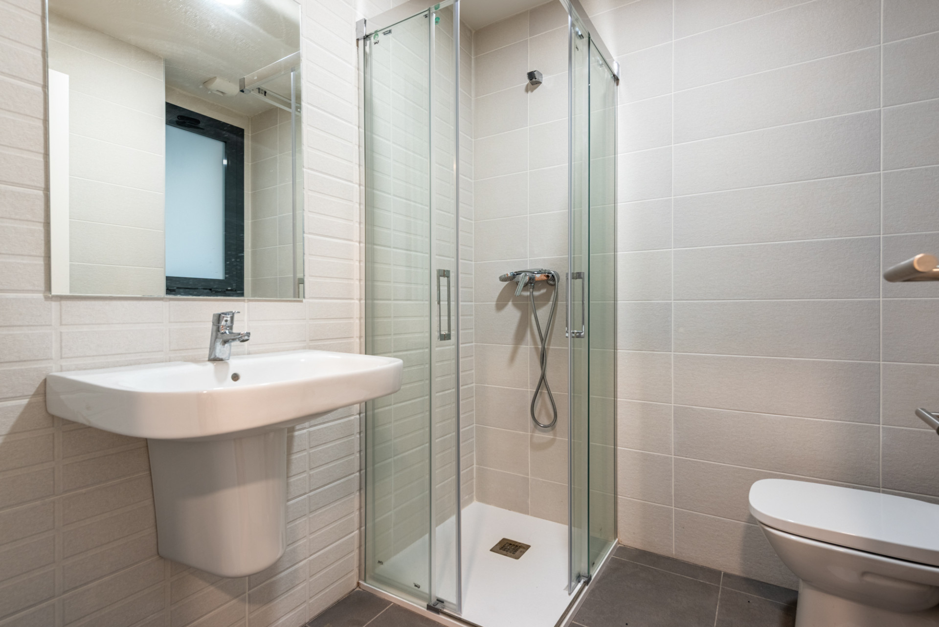 Apartamento de 3 dormitorios a estrenar en Las Lagunas, Mijas Costa