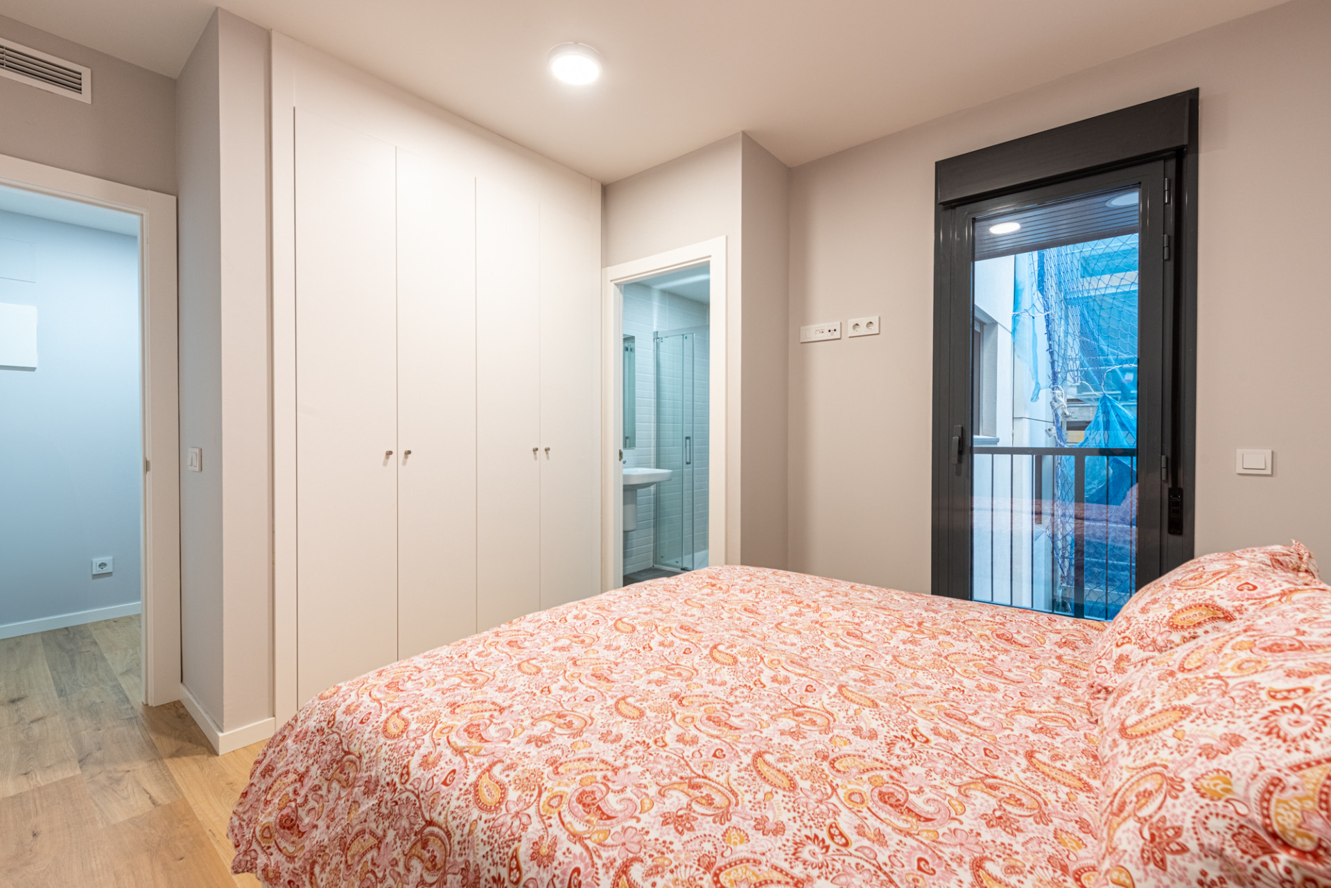 Apartamento de 3 dormitorios a estrenar en Las Lagunas, Mijas Costa