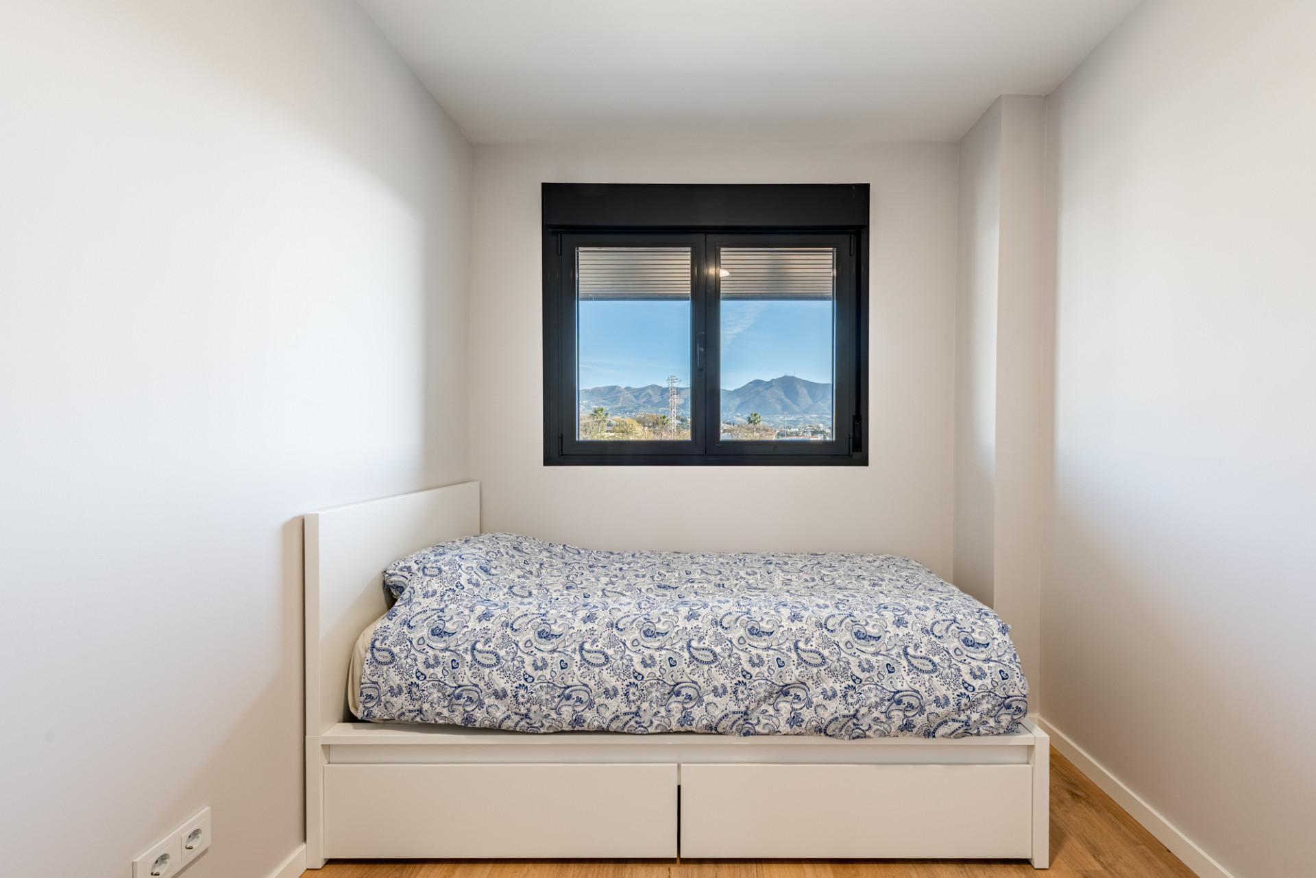 Apartamento de 3 dormitorios a estrenar en Las Lagunas, Mijas Costa