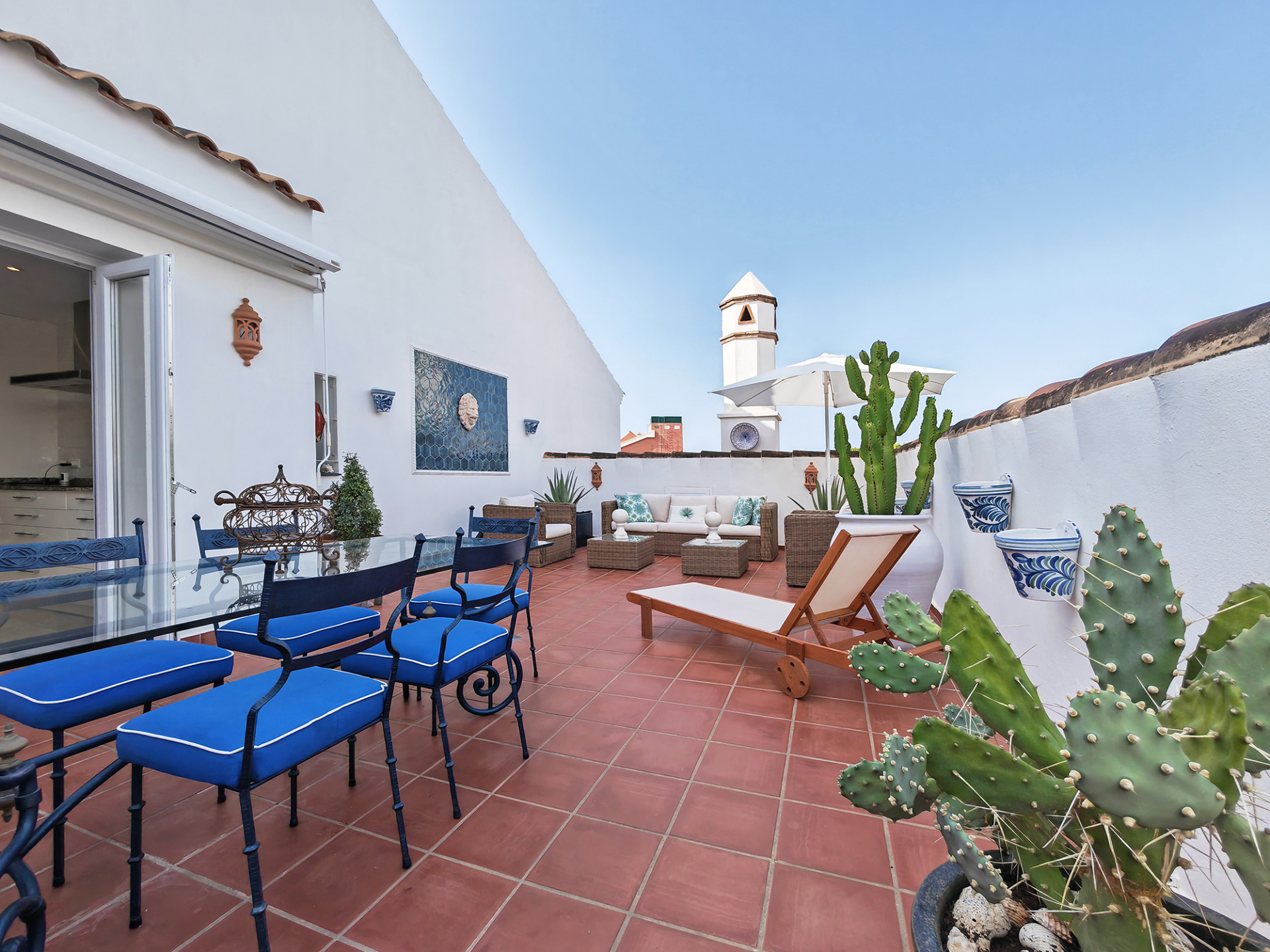 Stunning duplex penthouse for sale in Carib Playa, Marbella