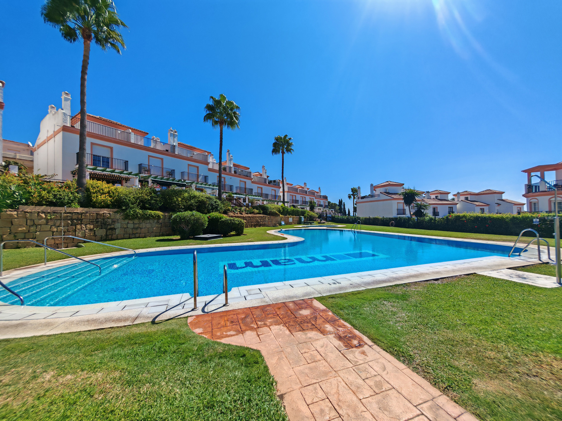 Elegant townhouse for sale in Cabopino, Marbella, within walking distance of the beach and marina