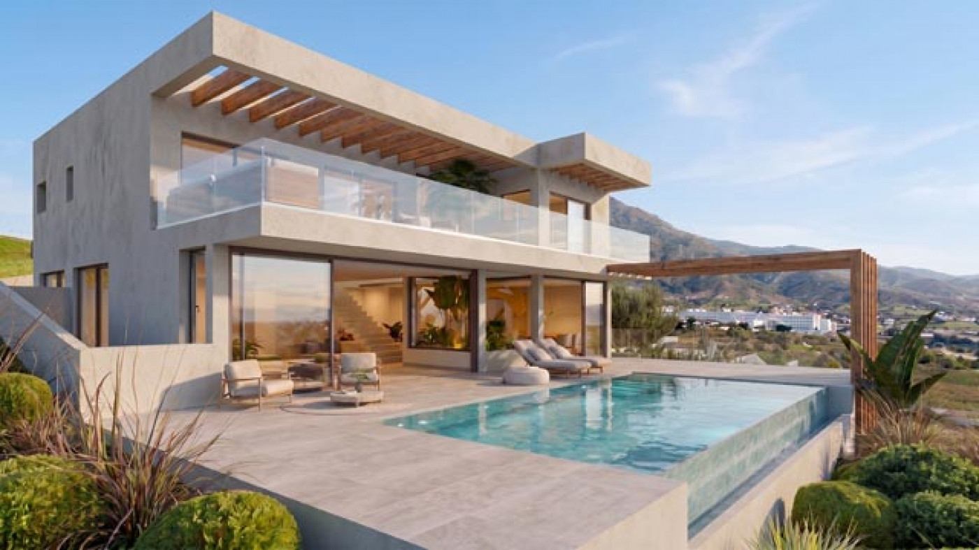 Brand-new four-bedroom Estepona villa with panoramic sea and golf views, a private pool and a 1,002 m² plot.