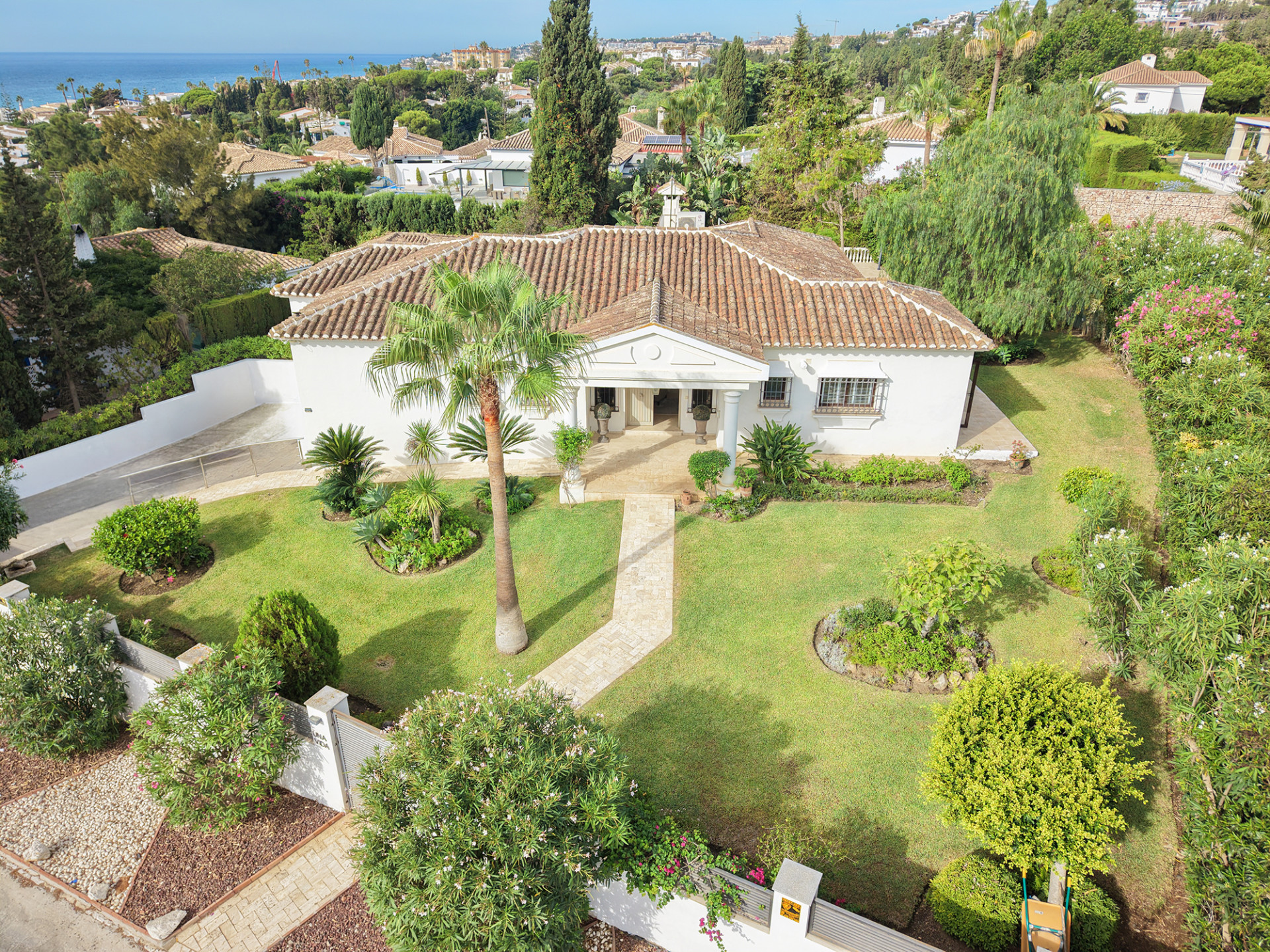 Stunning single-level villa for sale in El Chaparral, Mijas Costa close to the beach and golf
