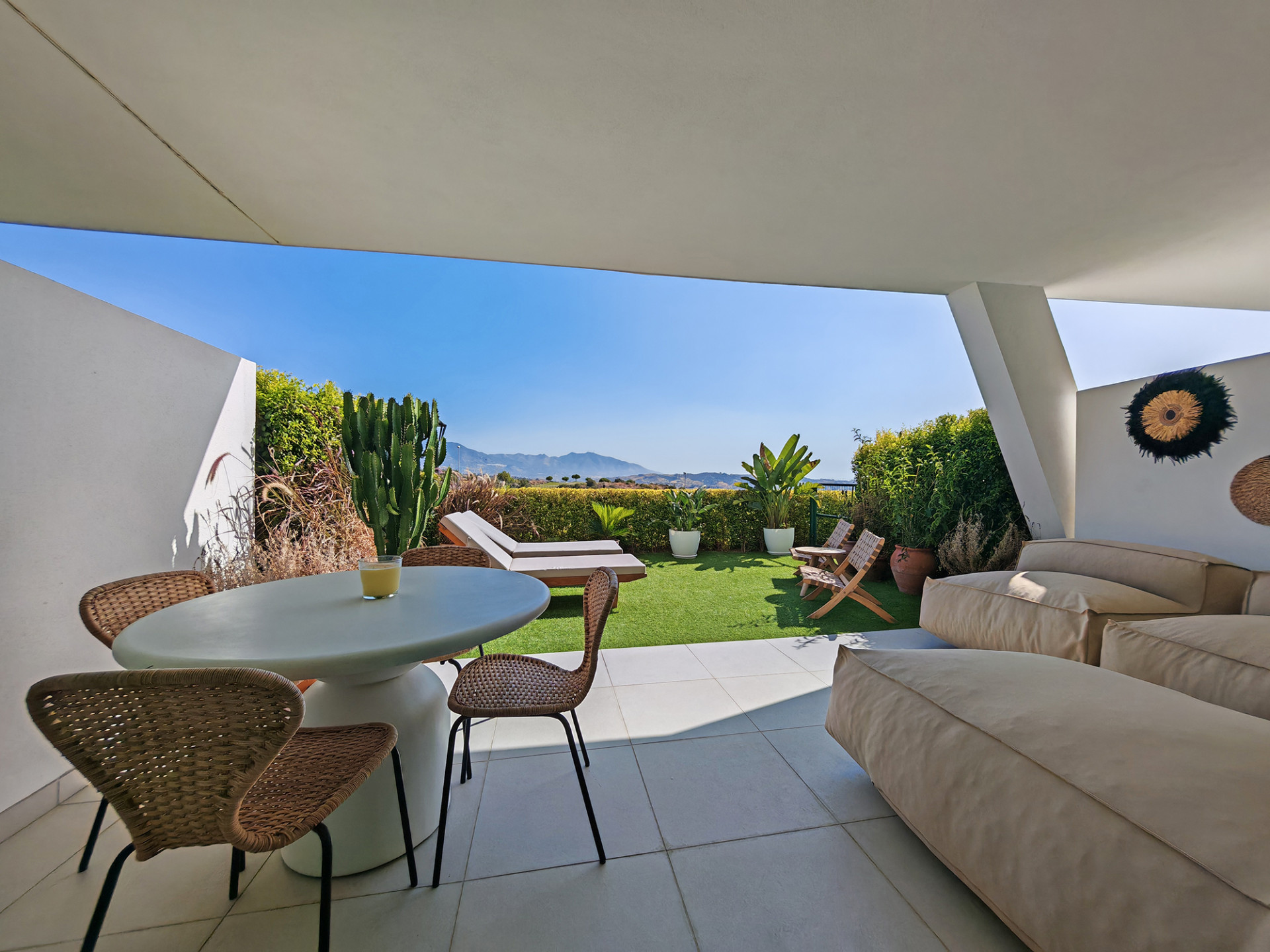 Ground floor apartment for sale in La Cala de Mijas with a private garden