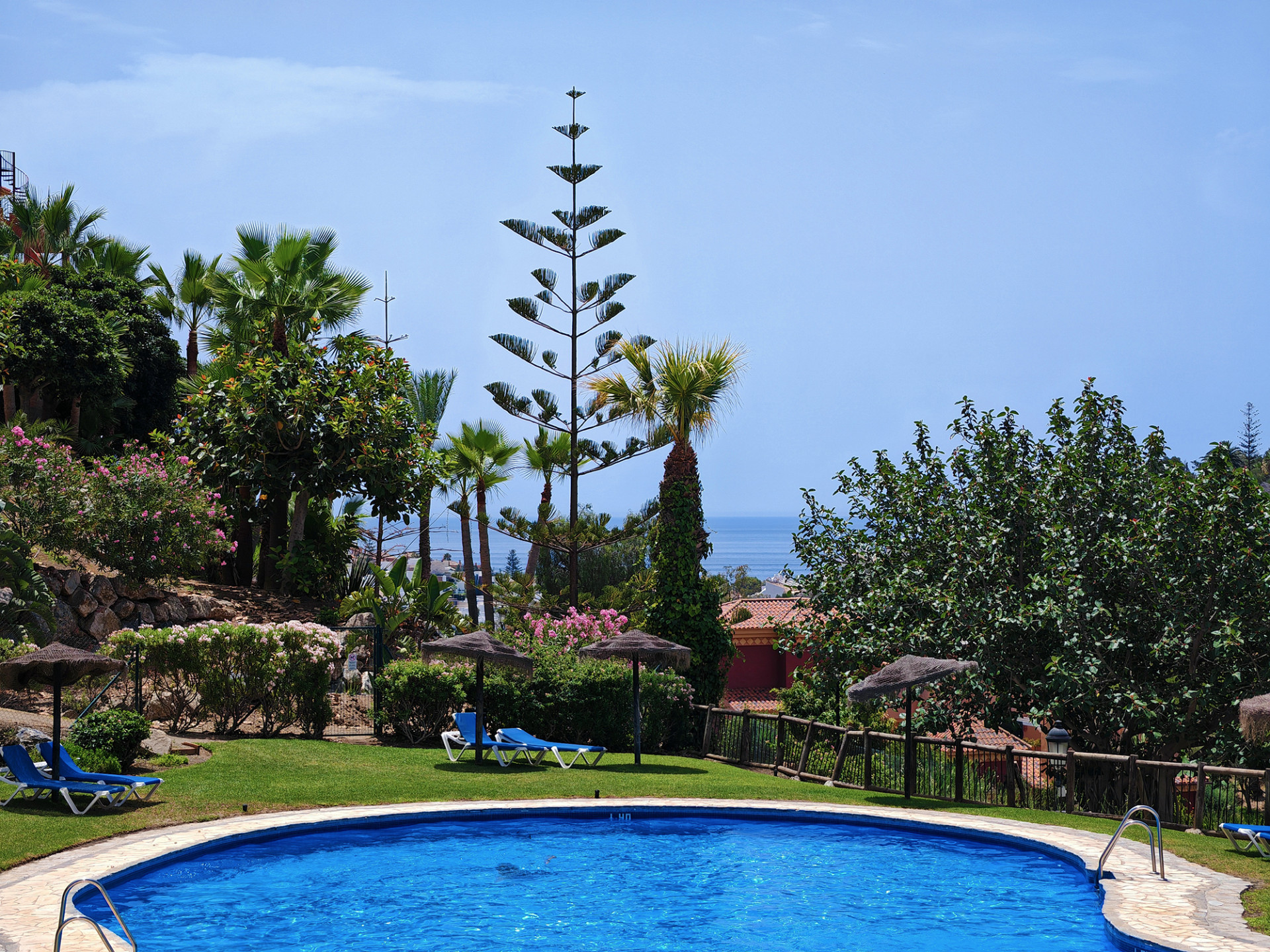 Spacious apartment for sale in La Reserva de Marbella, Marbella East with panoramic sea and golf views