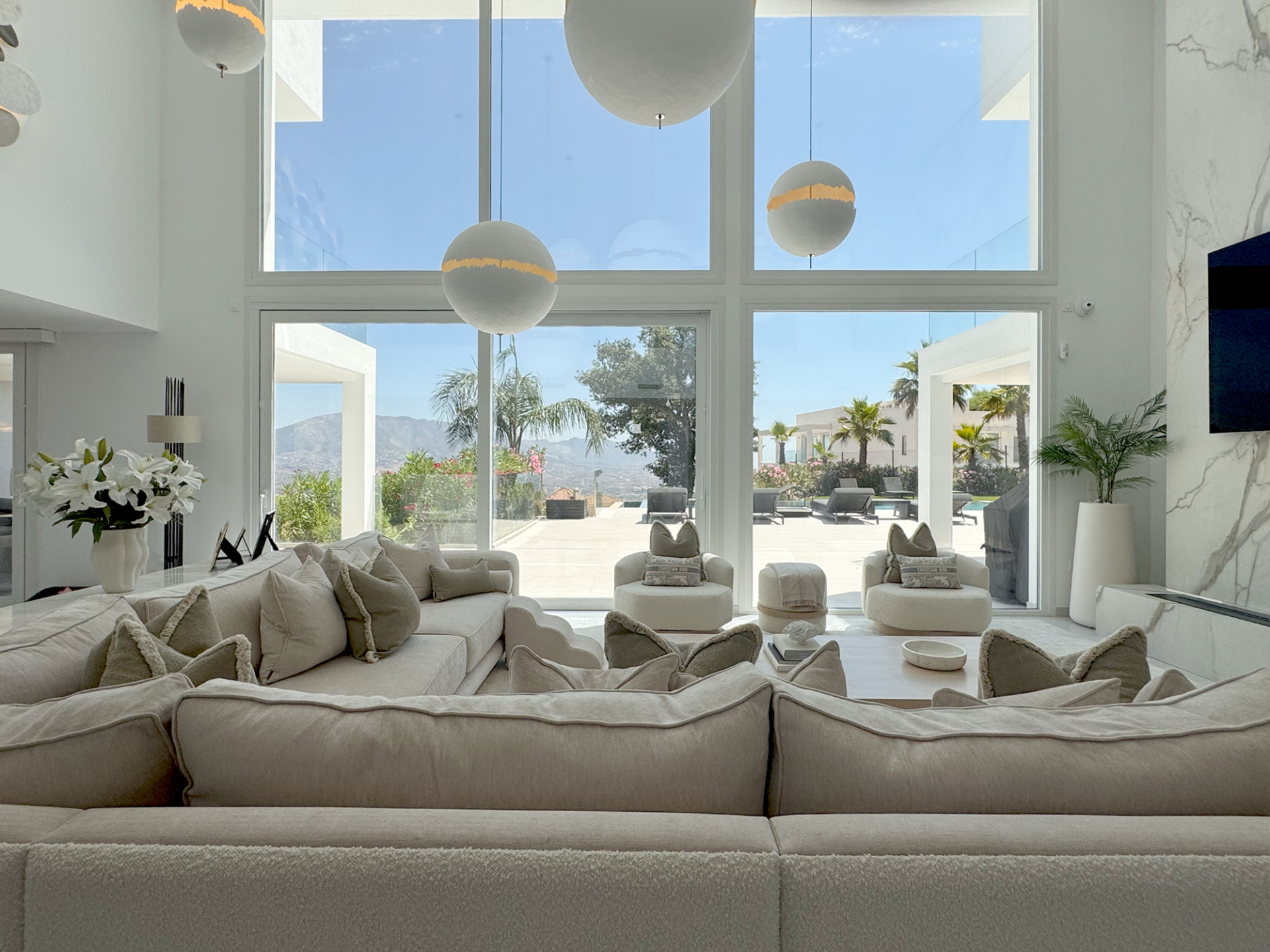 Villa in Artola - Image 3