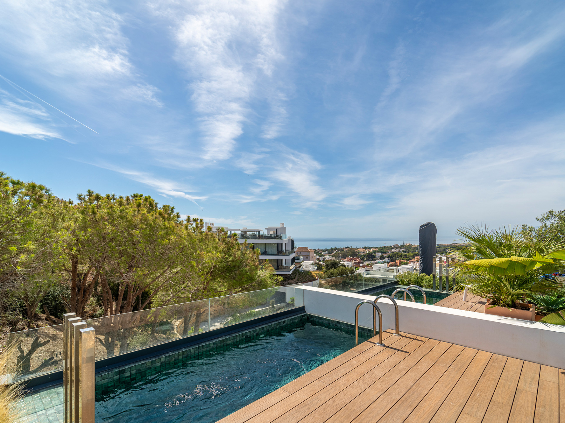 Penthouse in Artola - Image 2