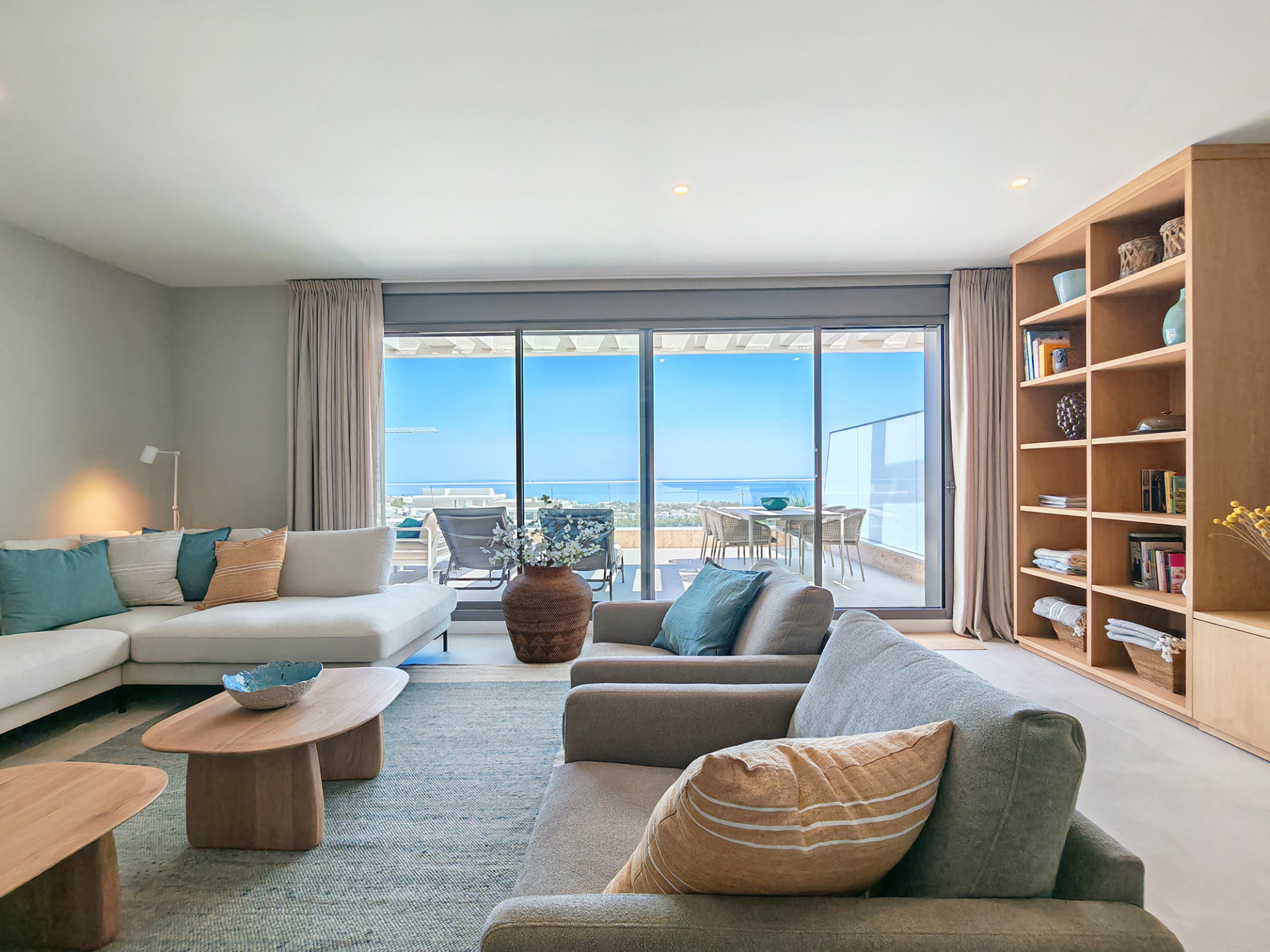 Luxury apartment for sale in Selwo, Estepona with panoramic sea, mountain and safari views