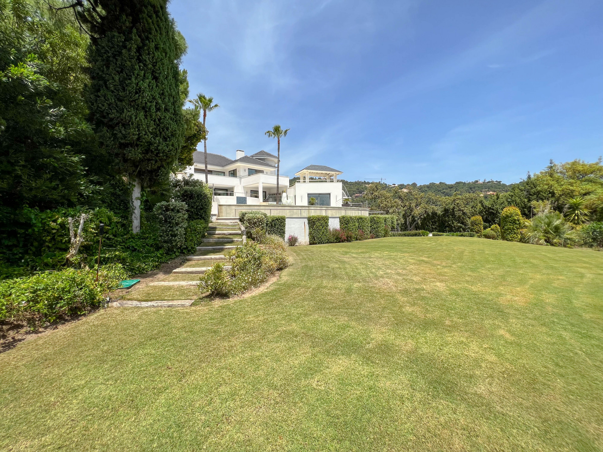 Fantastic modern villa with amazing panoramic sea views in La Zagaleta