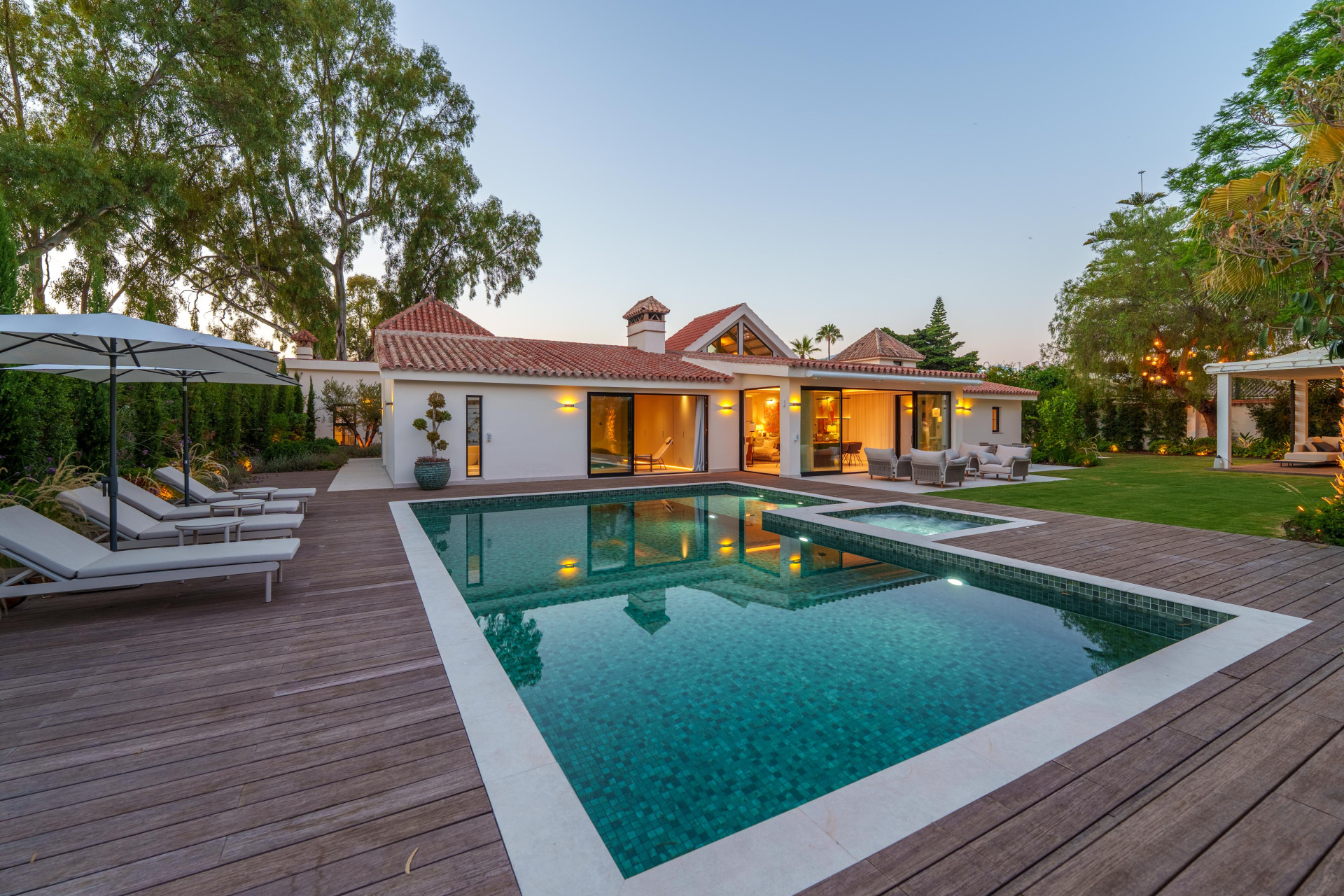 Villa for sale in  Marbella - Puerto Banus