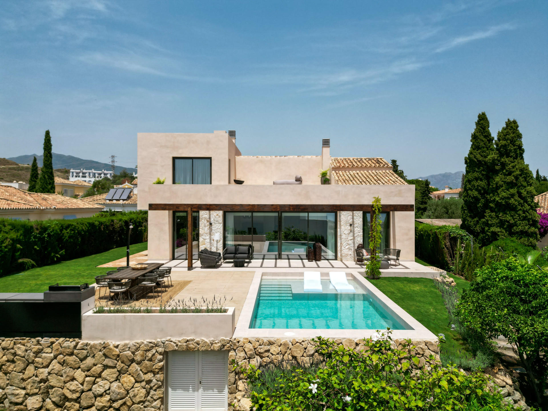 Villa for sale in Paraiso Alto Benahavis