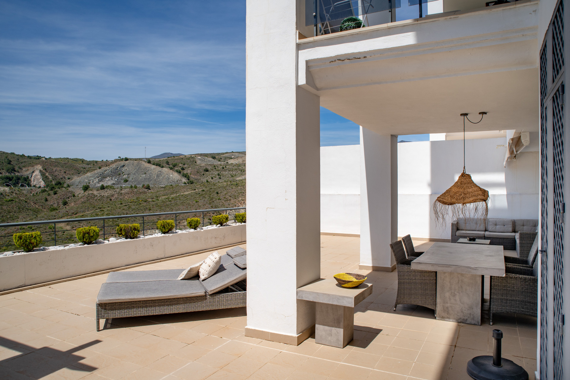 Los Flamingos, elegant Golfside Living with Expansive Sun-Drenched Terrace in Benahavis