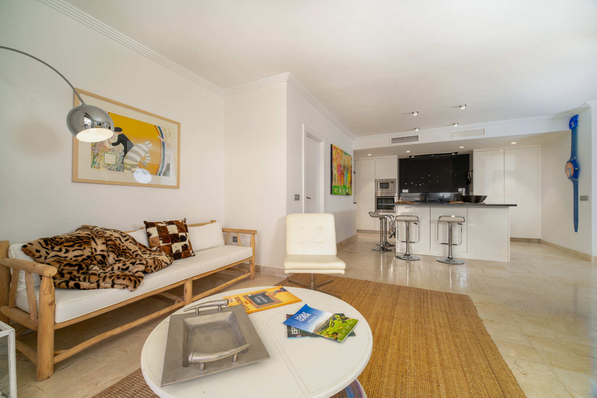 Los Flamingos, elegant Golfside Living with Expansive Sun-Drenched Terrace in Benahavis