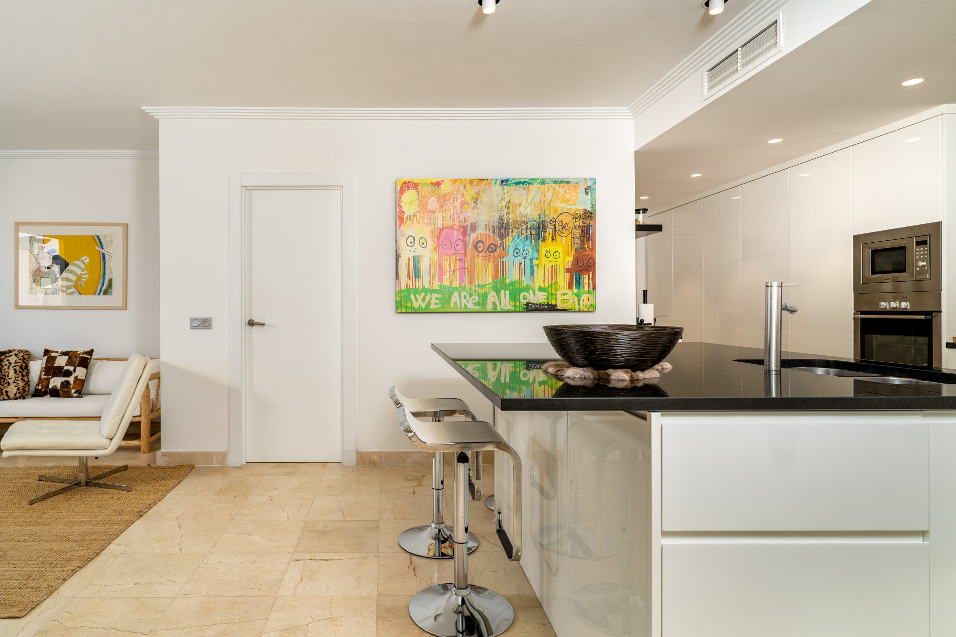 Los Flamingos, elegant Golfside Living with Expansive Sun-Drenched Terrace in Benahavis