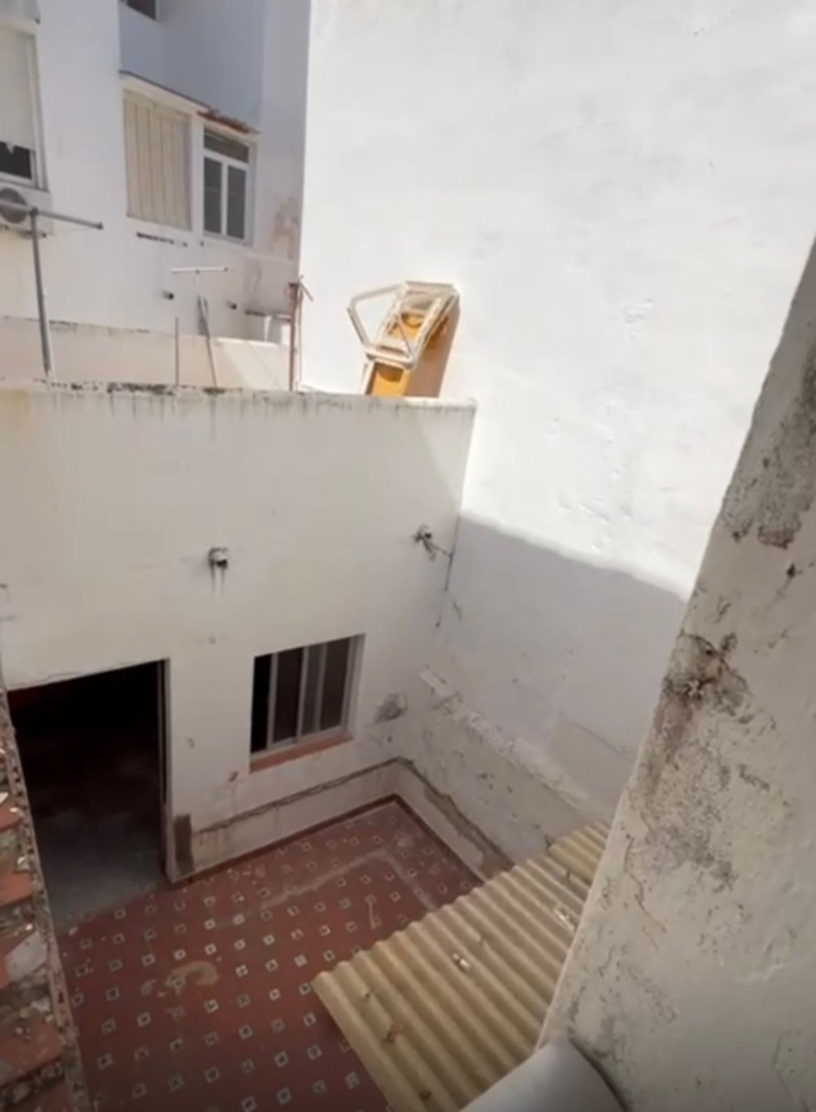 Prime Investment Opportunity with Approved Project & Building Licence in Estepona's Golden Triangle