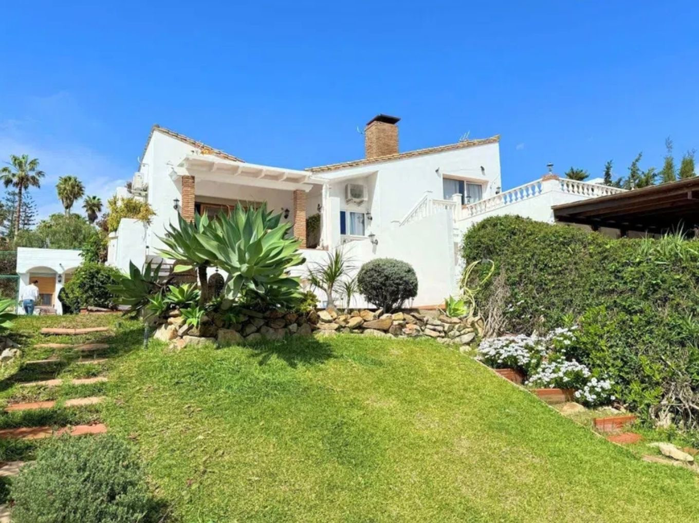 Semi Detached House 3 Bedrooms 2 Bathrooms in Estepona, Costa del Sol