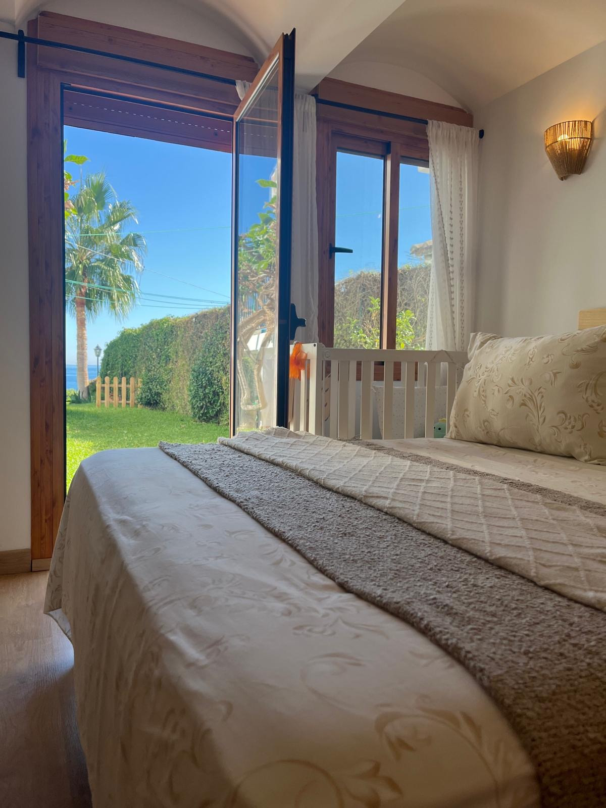 Semi Detached House 3 Bedrooms 2 Bathrooms in Estepona, Costa del Sol