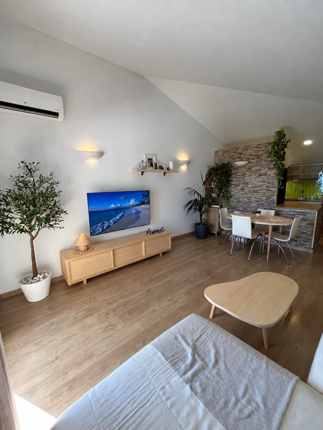 Semi Detached House 3 Bedrooms 2 Bathrooms in Estepona, Costa del Sol