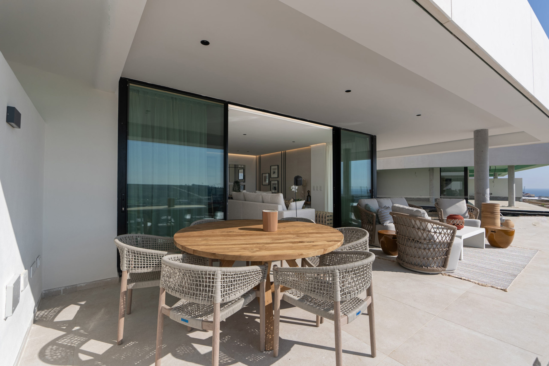 Apartment 4 Bedrooms 3 Bathrooms in Estepona, Costa del Sol