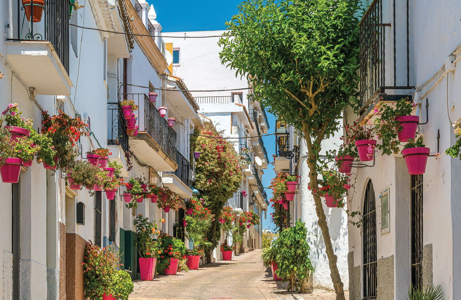 Apartment 2 Bedrooms 2 Bathrooms in Estepona, Costa del Sol