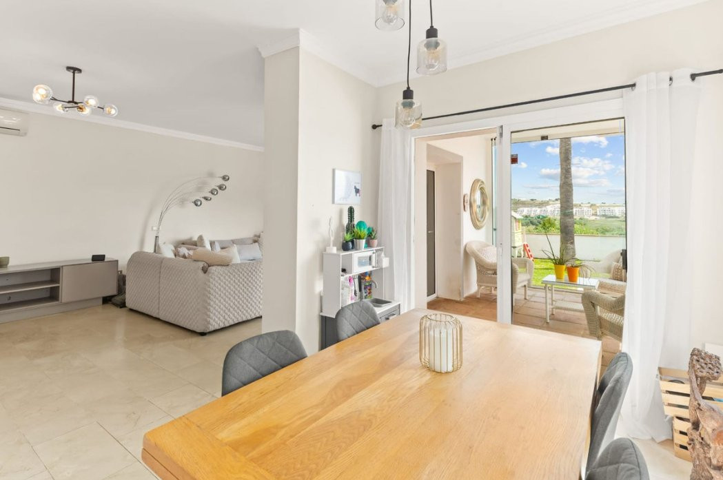 Villa 3 Bedrooms 3 Bathrooms in Estepona, Costa del Sol