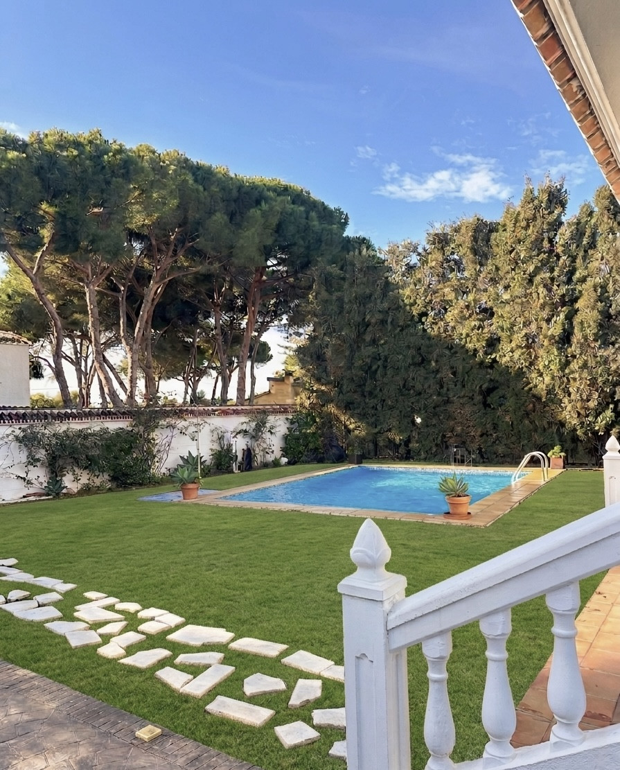 Villa 4 Bedrooms 3 Bathrooms in Marbella, Costa del Sol