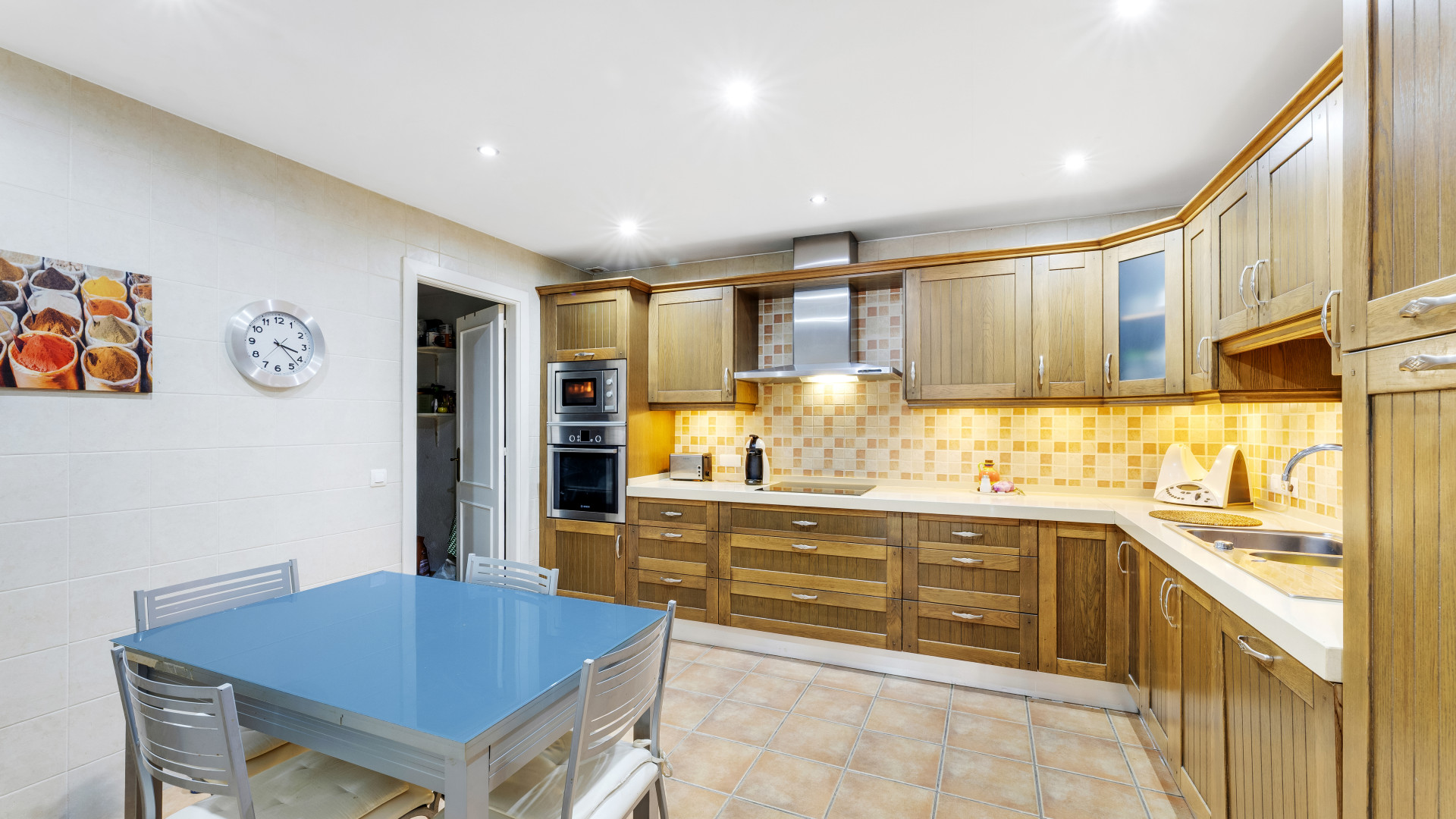 Apartment 3 Bedrooms 3 Bathrooms in Marbella, Costa del Sol